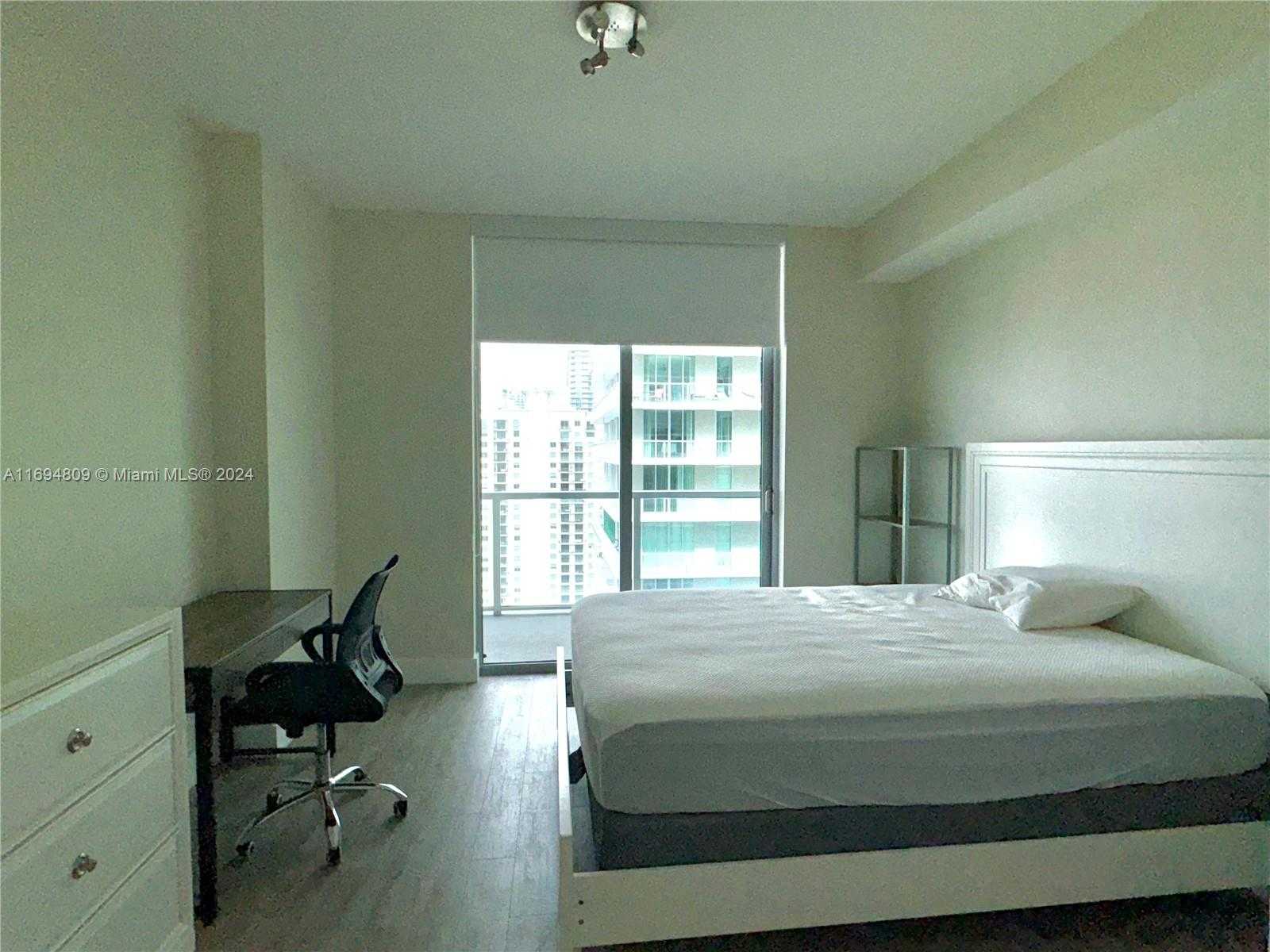 Small Image of 79 SW 12th St, Miami, FL 33130, USA Number 13