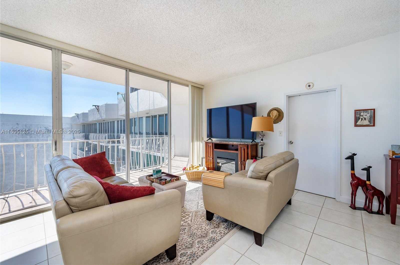 Small Image of 7601 EAST TREASURE DR #PH224, North Bay Village Number 5