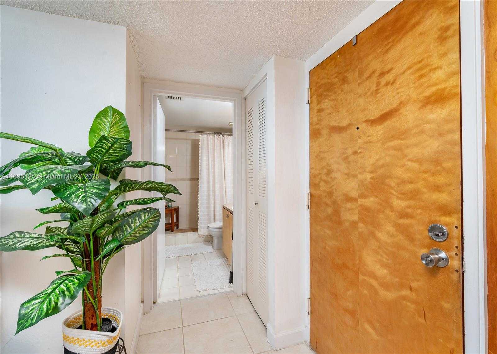 Small Image of 7601 EAST TREASURE DR #PH224, North Bay Village Number 6