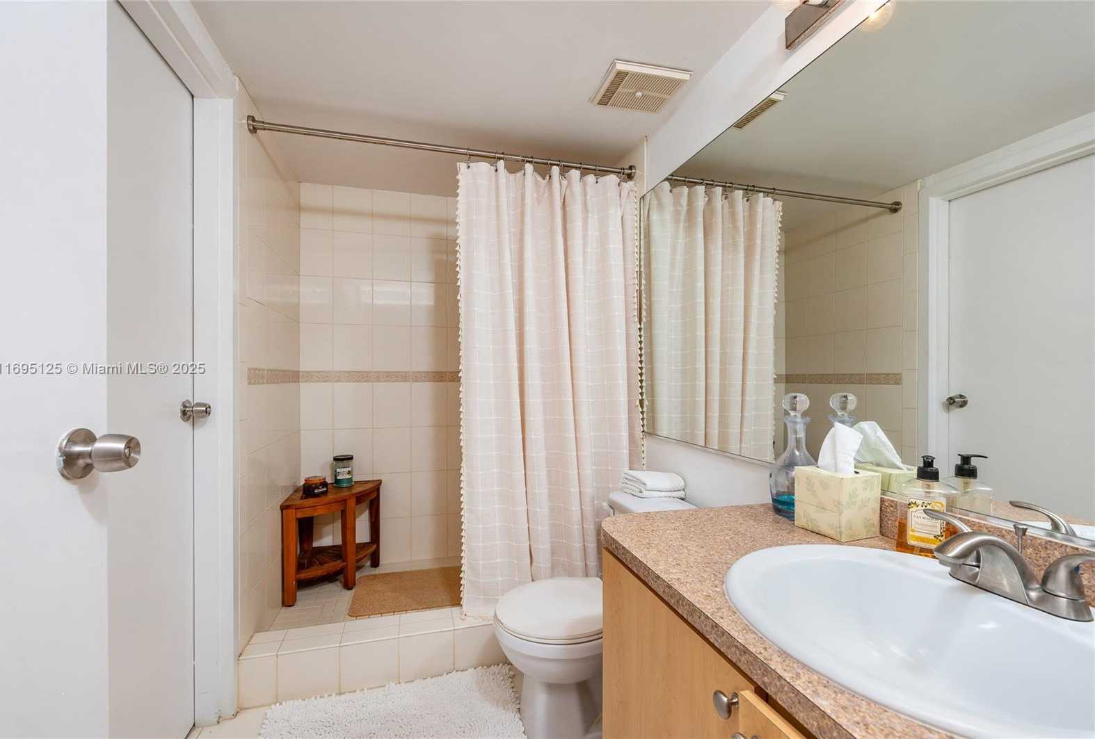 Small Image of 7601 EAST TREASURE DR #PH224, North Bay Village Number 9