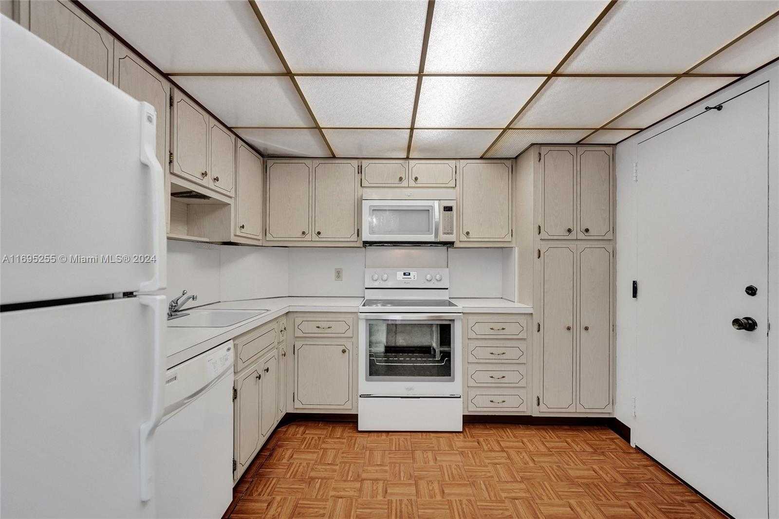 Small Image of 1965 SOUTH OCEAN DR #7K, Hallandale Beach Number 16