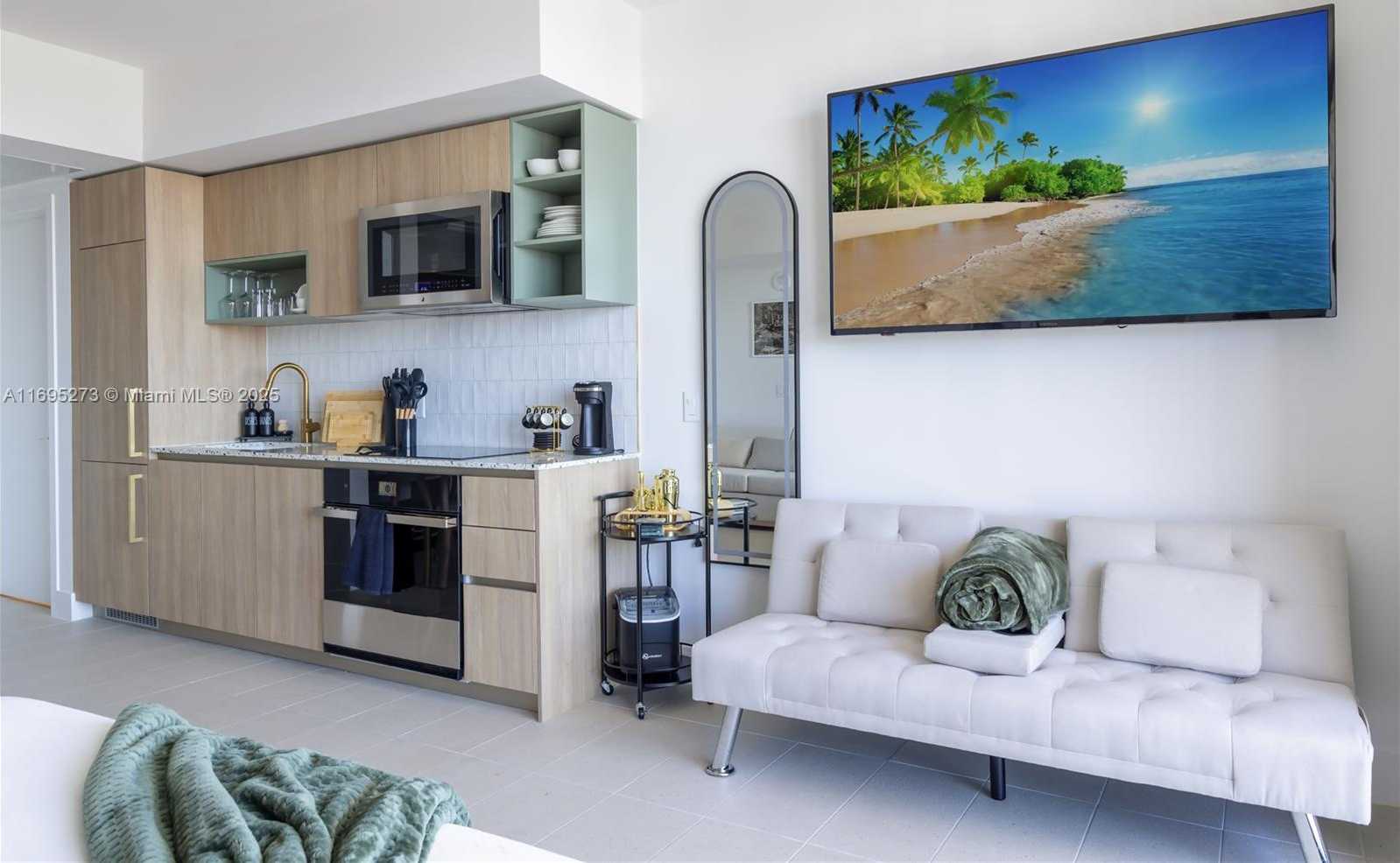 Small Image of 159 NORTH EAST 6TH ST #3906, Miami Number 6