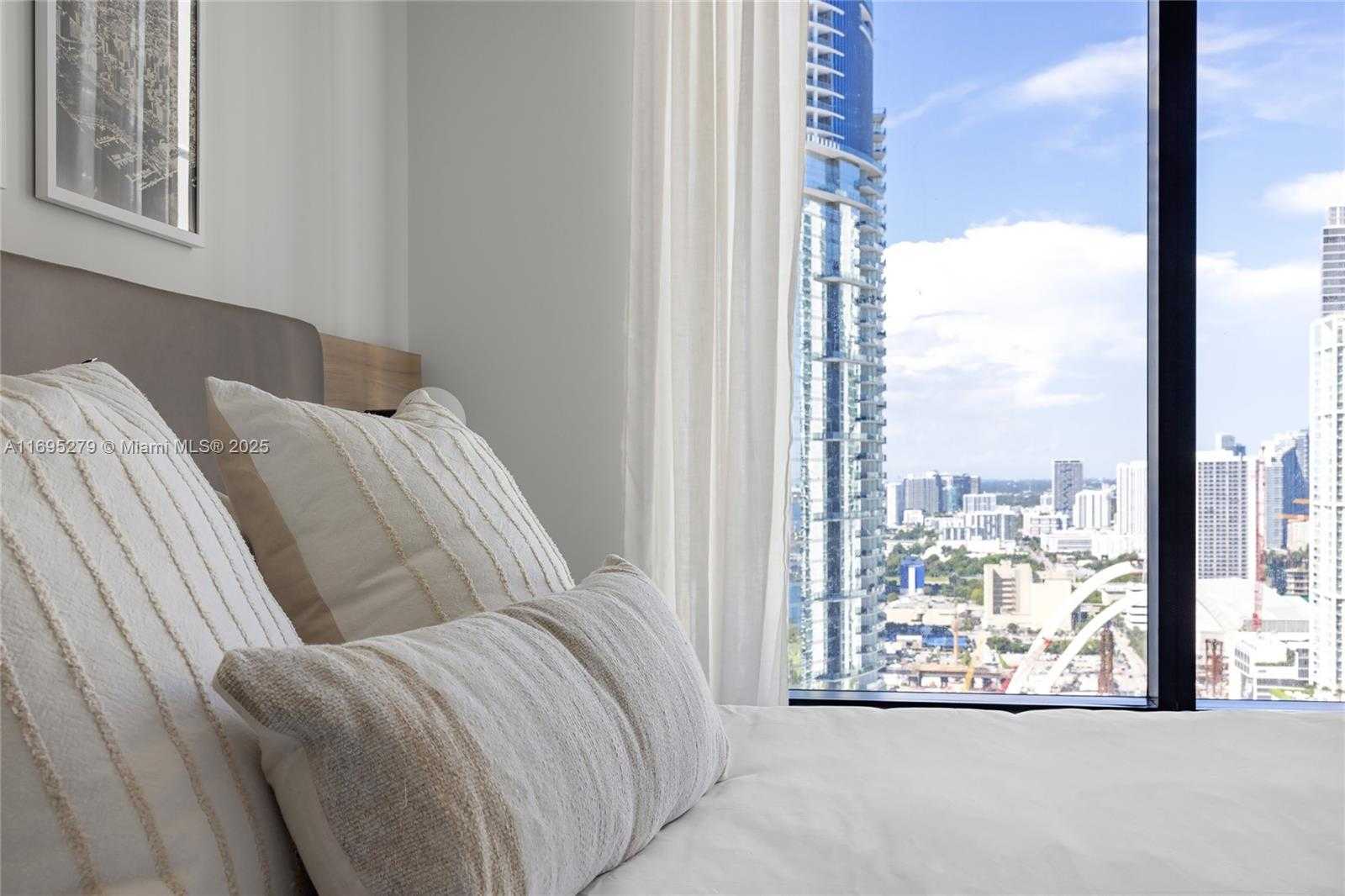 Small Image of 159 NORTH EAST 6TH ST #3209, Miami Number 14