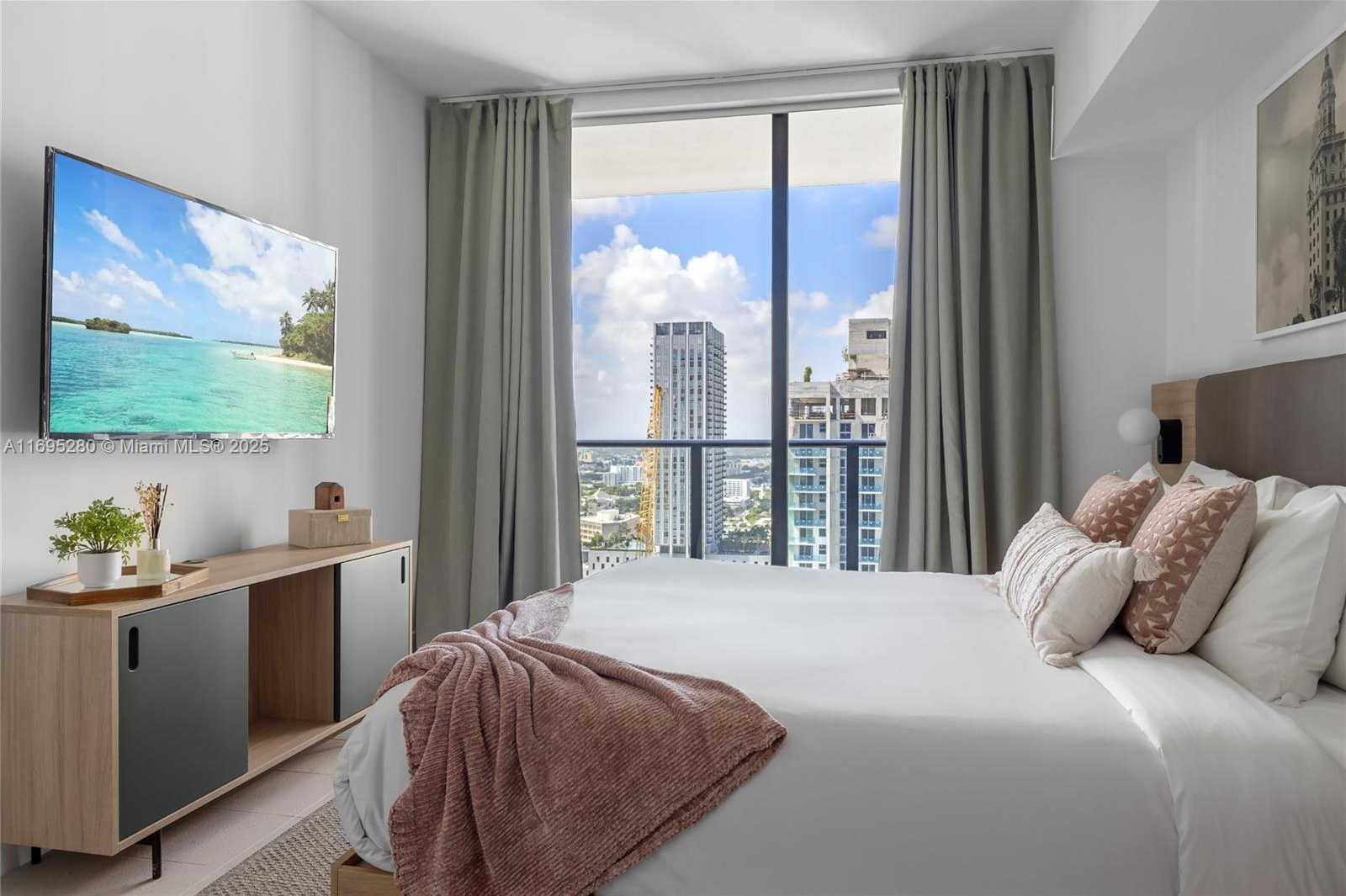 Small Image of 159 NORTH EAST 6TH ST #2704, Miami Number 14