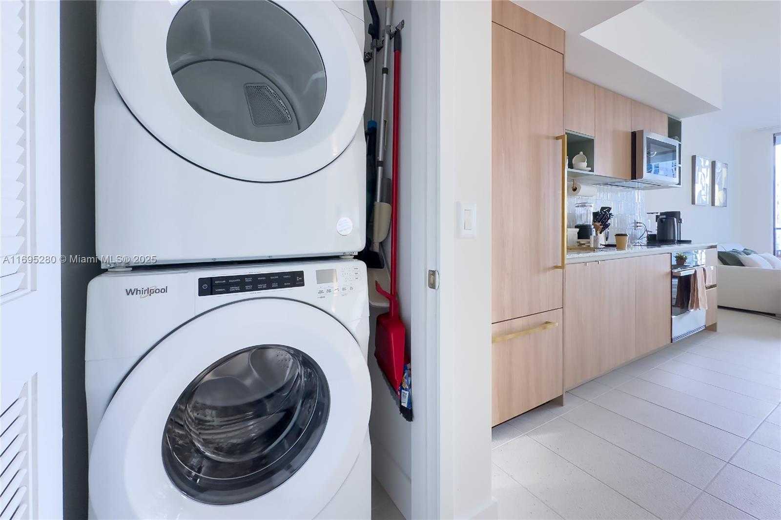 Small Image of 159 NORTH EAST 6TH ST #2704, Miami Number 22