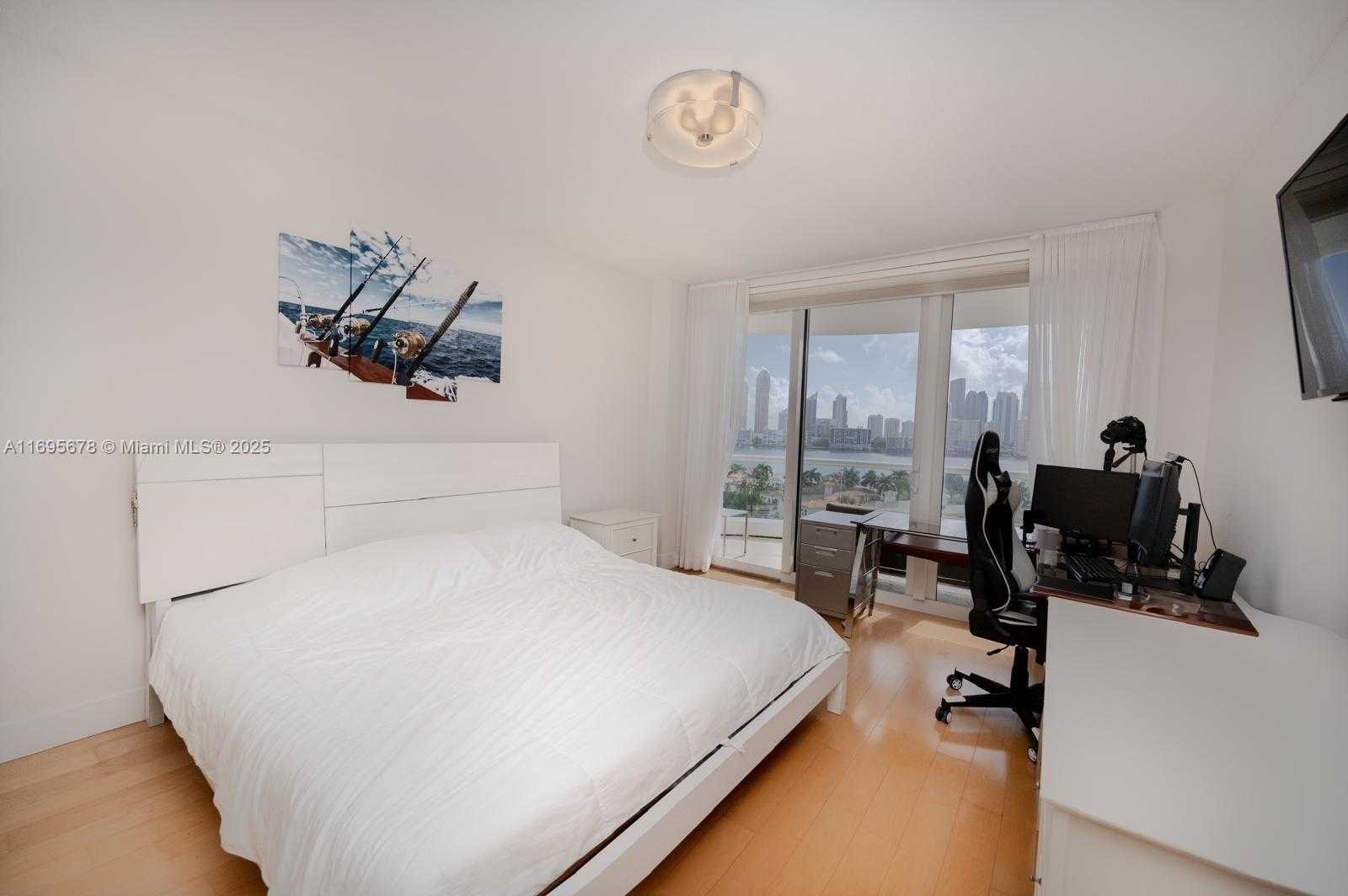 Small Image of 7000 ISLAND BLVD #1001, Aventura Number 12