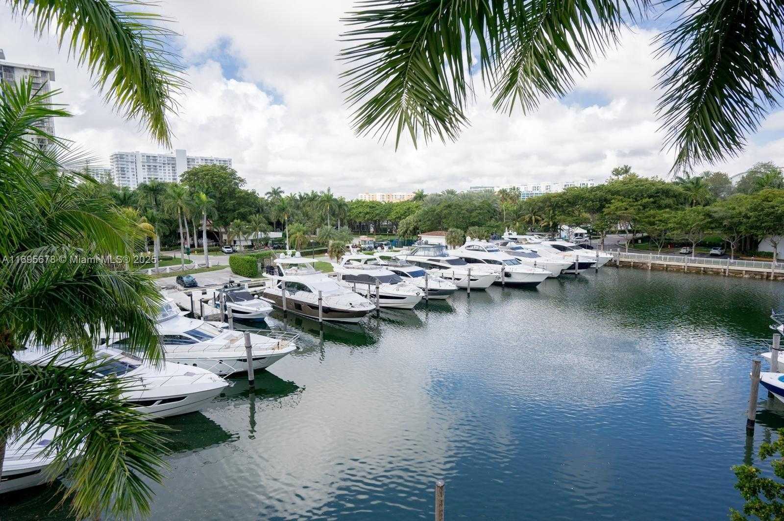 Small Image of 7000 ISLAND BLVD #1001, Aventura Number 31