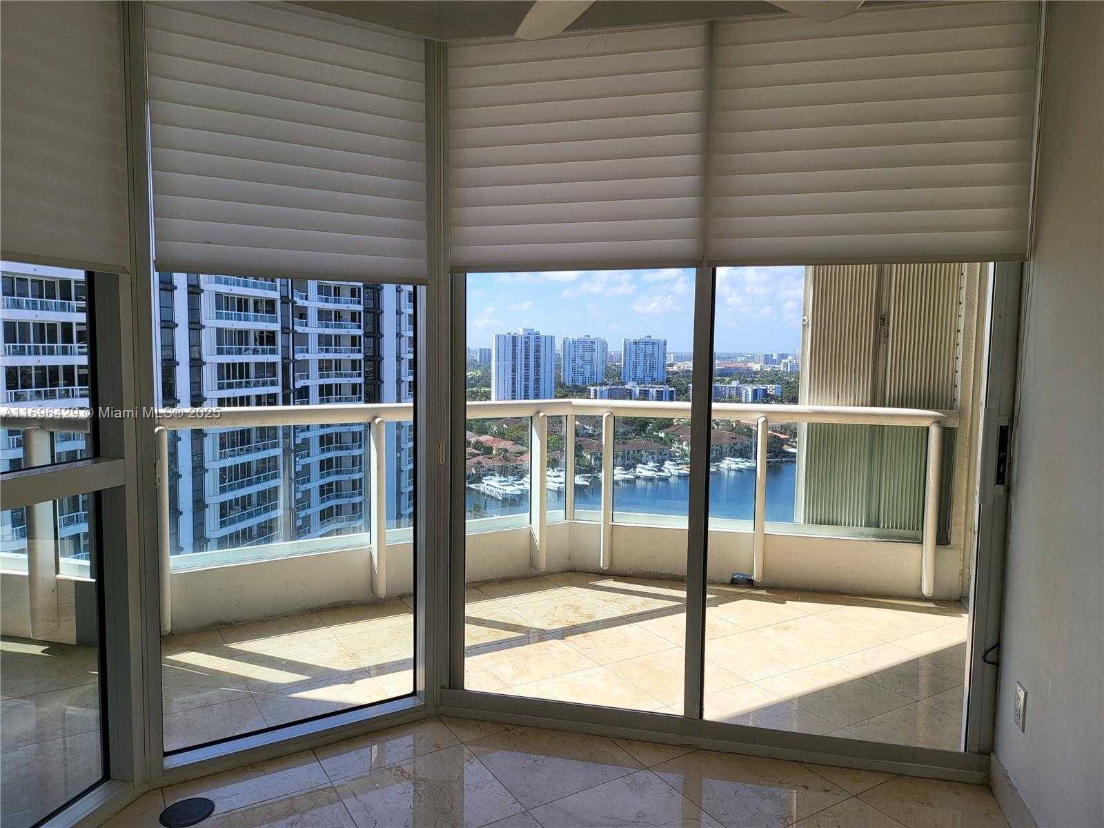 Small Image of 21205 YACHT CLUB DR #2303, Aventura Number 10