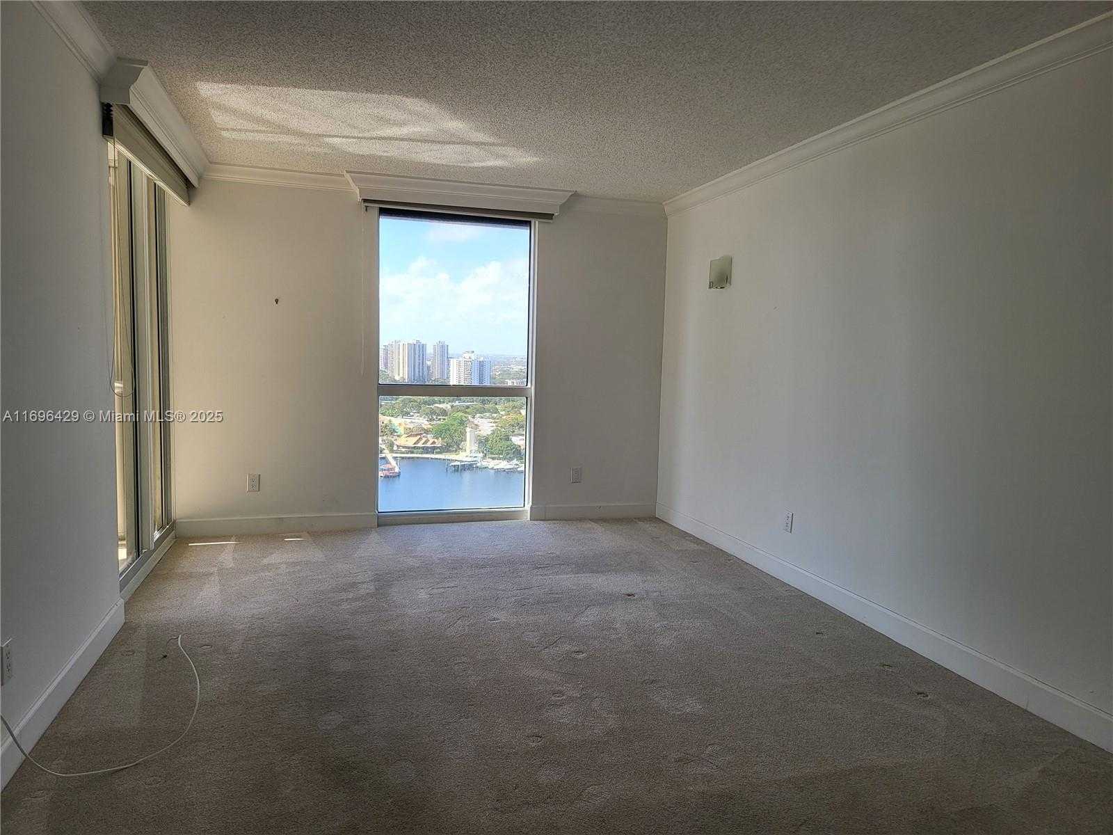 Small Image of 21205 YACHT CLUB DR #2303, Aventura Number 11