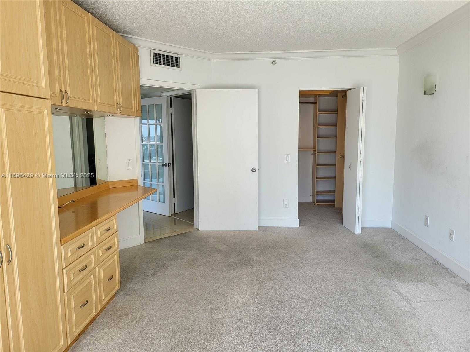 Small Image of 21205 YACHT CLUB DR #2303, Aventura Number 15