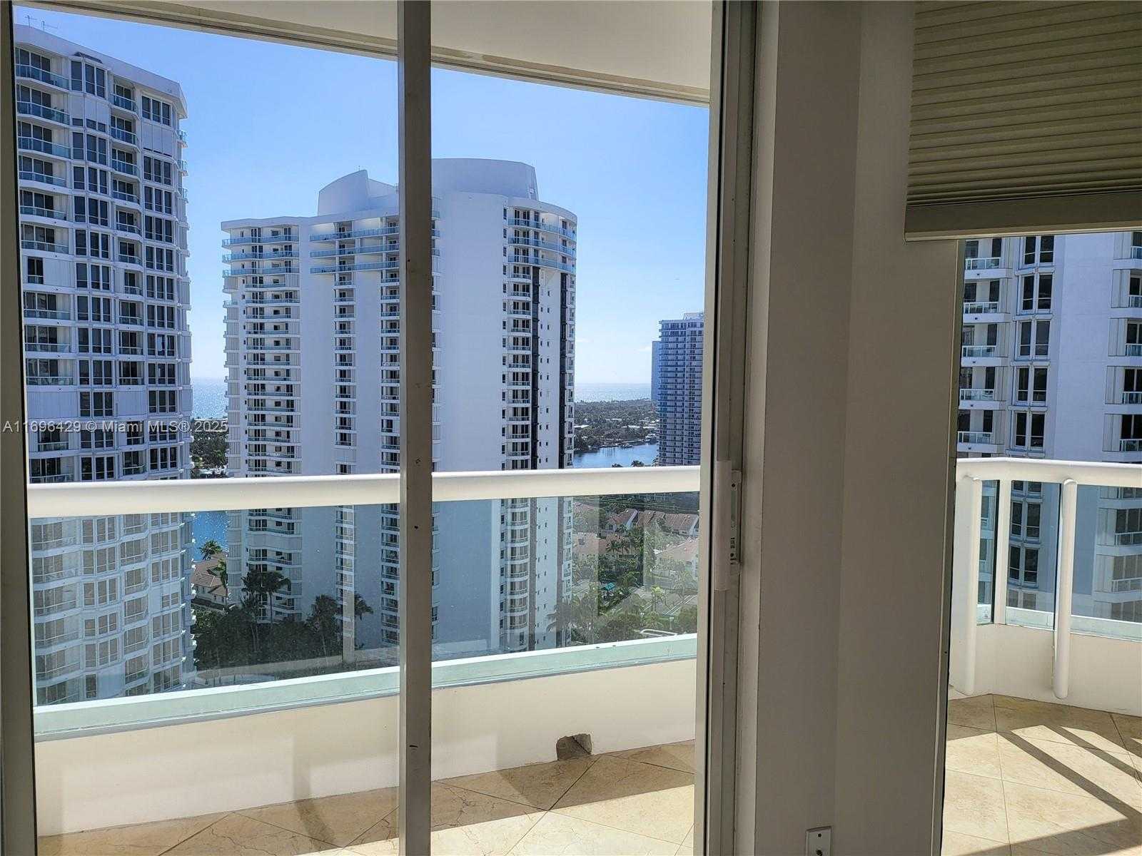 Small Image of 21205 YACHT CLUB DR #2303, Aventura Number 18