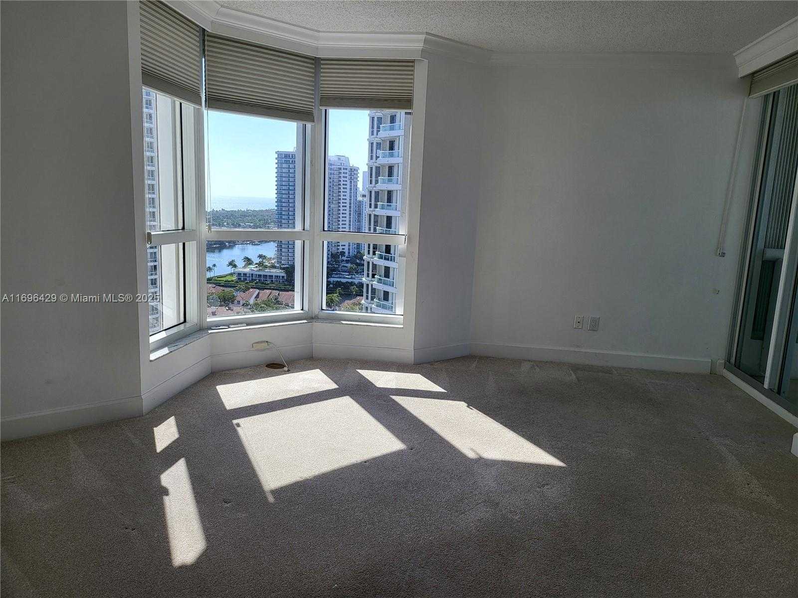 Small Image of 21205 YACHT CLUB DR #2303, Aventura Number 20