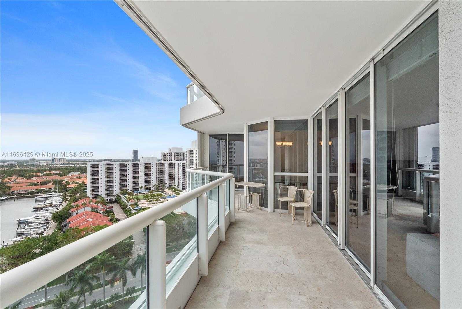 Small Image of 21205 YACHT CLUB DR #2303, Aventura Number 27