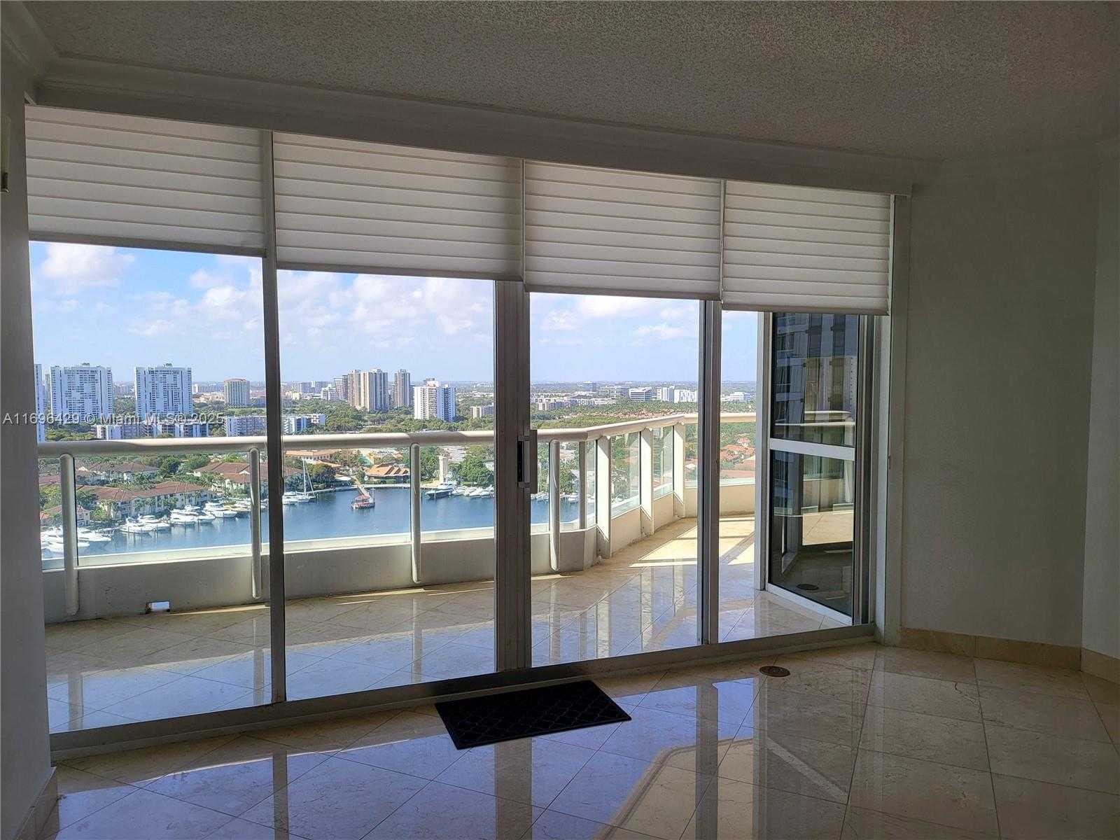 Small Image of 21205 YACHT CLUB DR #2303, Aventura Number 3