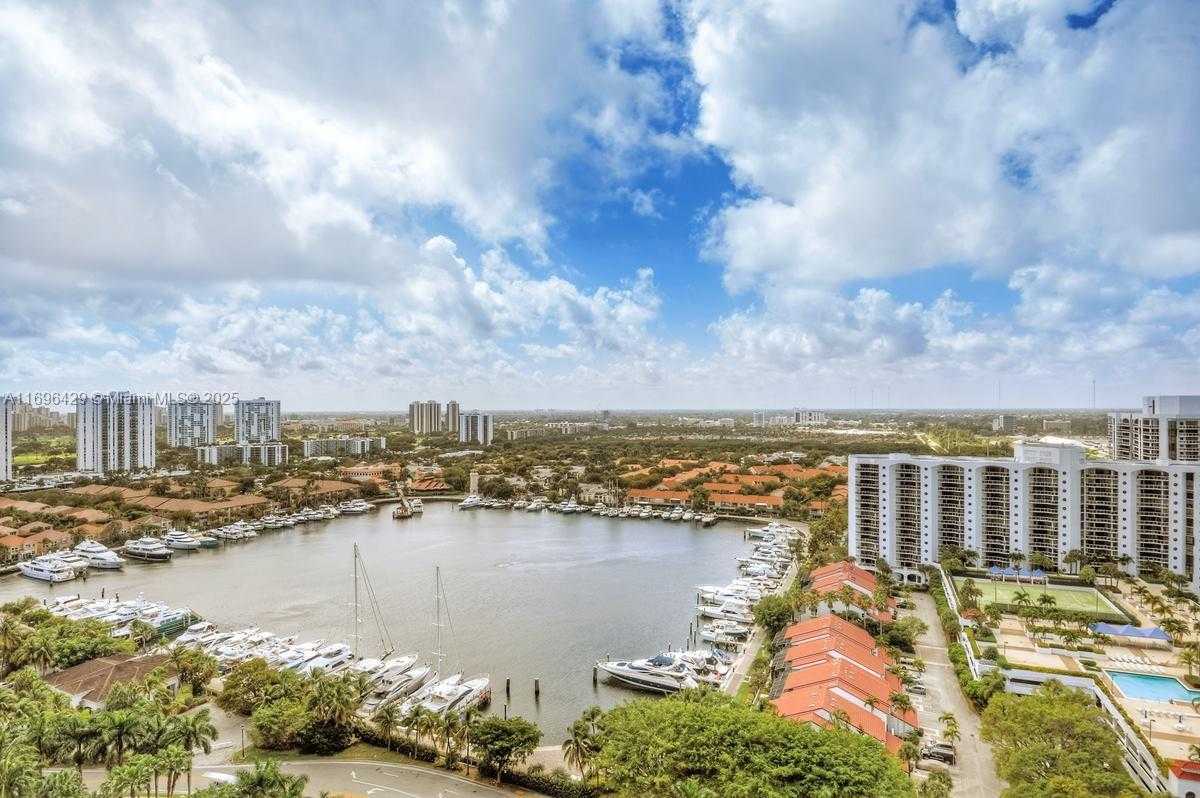 Small Image of 21205 YACHT CLUB DR #2303, Aventura Number 38