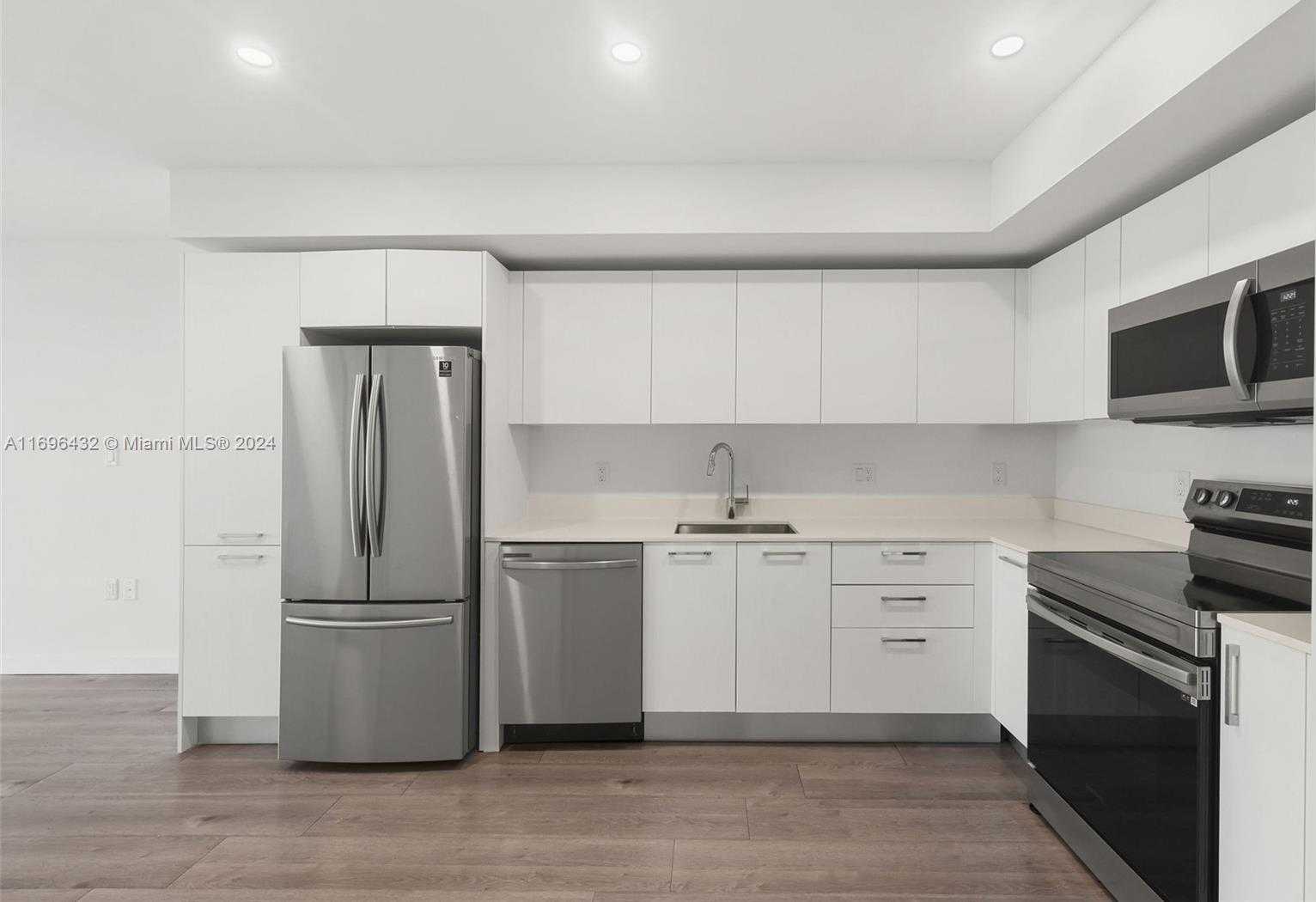 Small Image of 1500 BAY RD #N-1109, Miami Beach Number 3