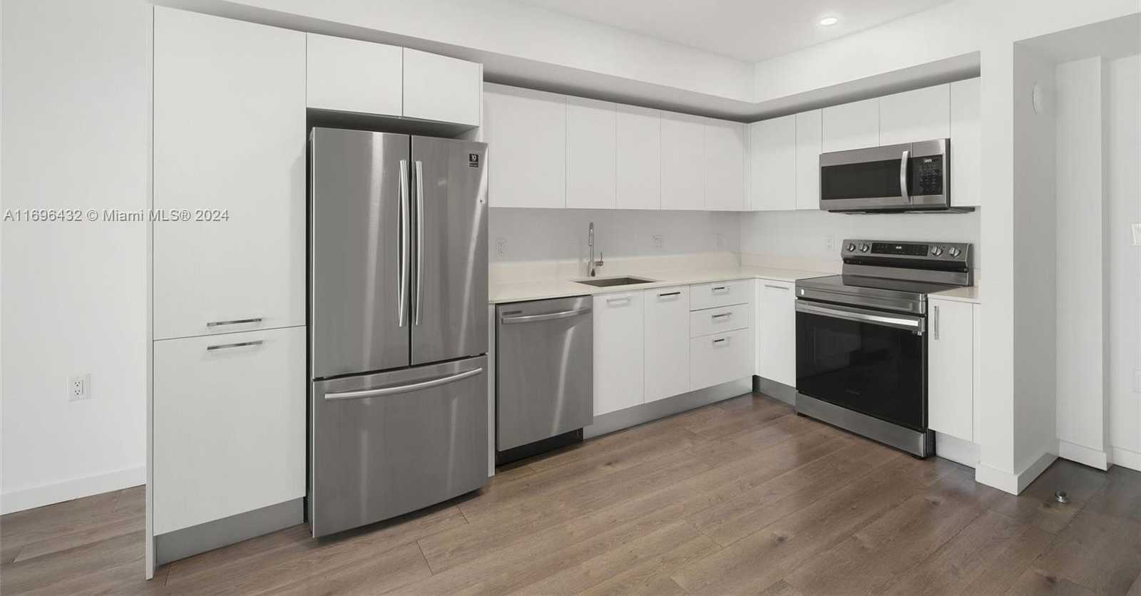 Small Image of 1500 BAY RD #N-1109, Miami Beach Number 4