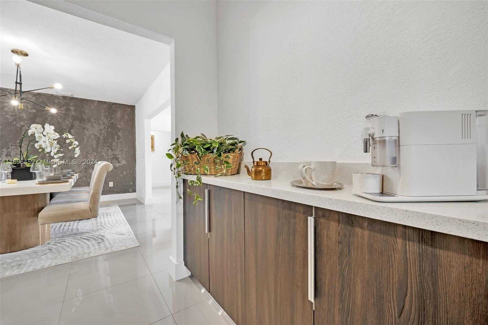 Small Image of 555 NORTH EAST 127TH ST, North Miami Number 13