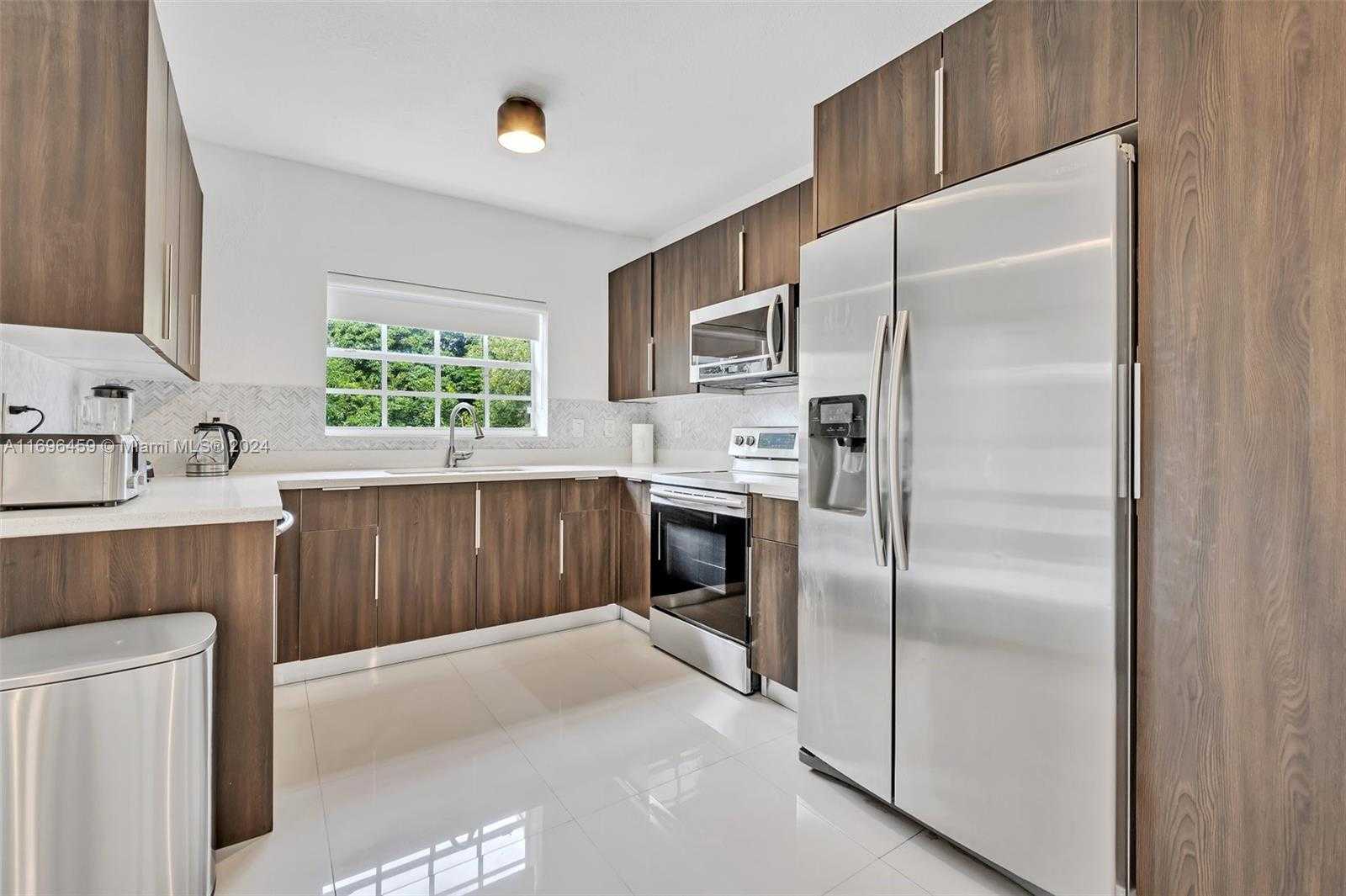 Small Image of 555 NORTH EAST 127TH ST, North Miami Number 14