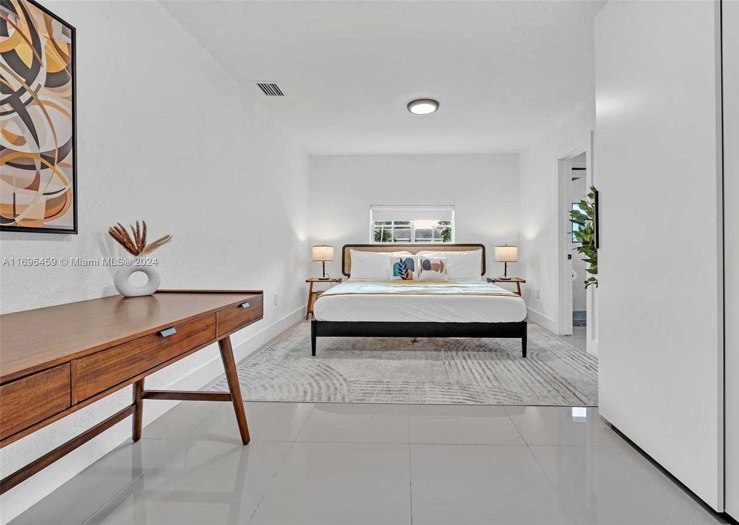 Small Image of 555 NORTH EAST 127TH ST, North Miami Number 17