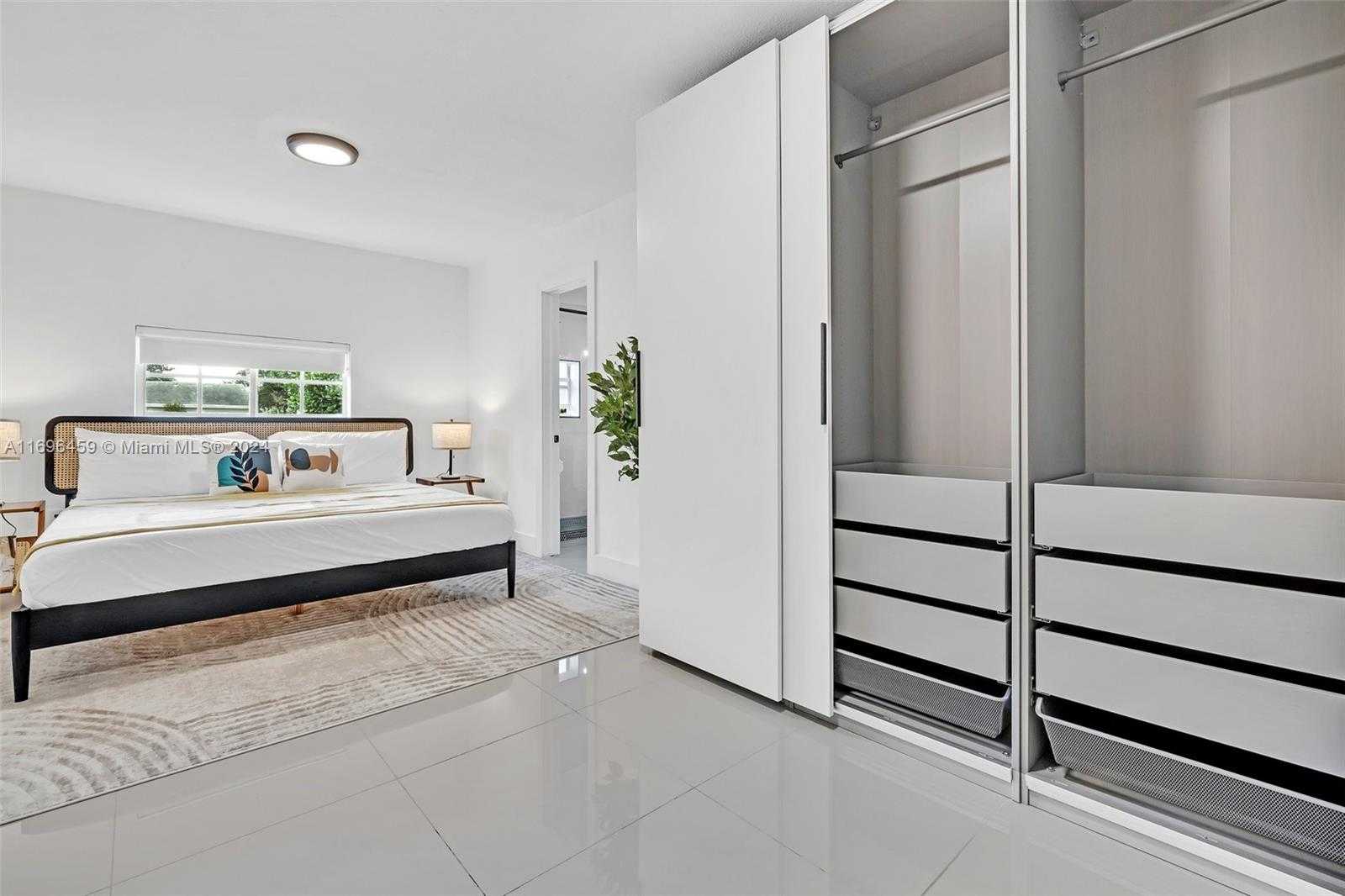 Small Image of 555 NORTH EAST 127TH ST, North Miami Number 18