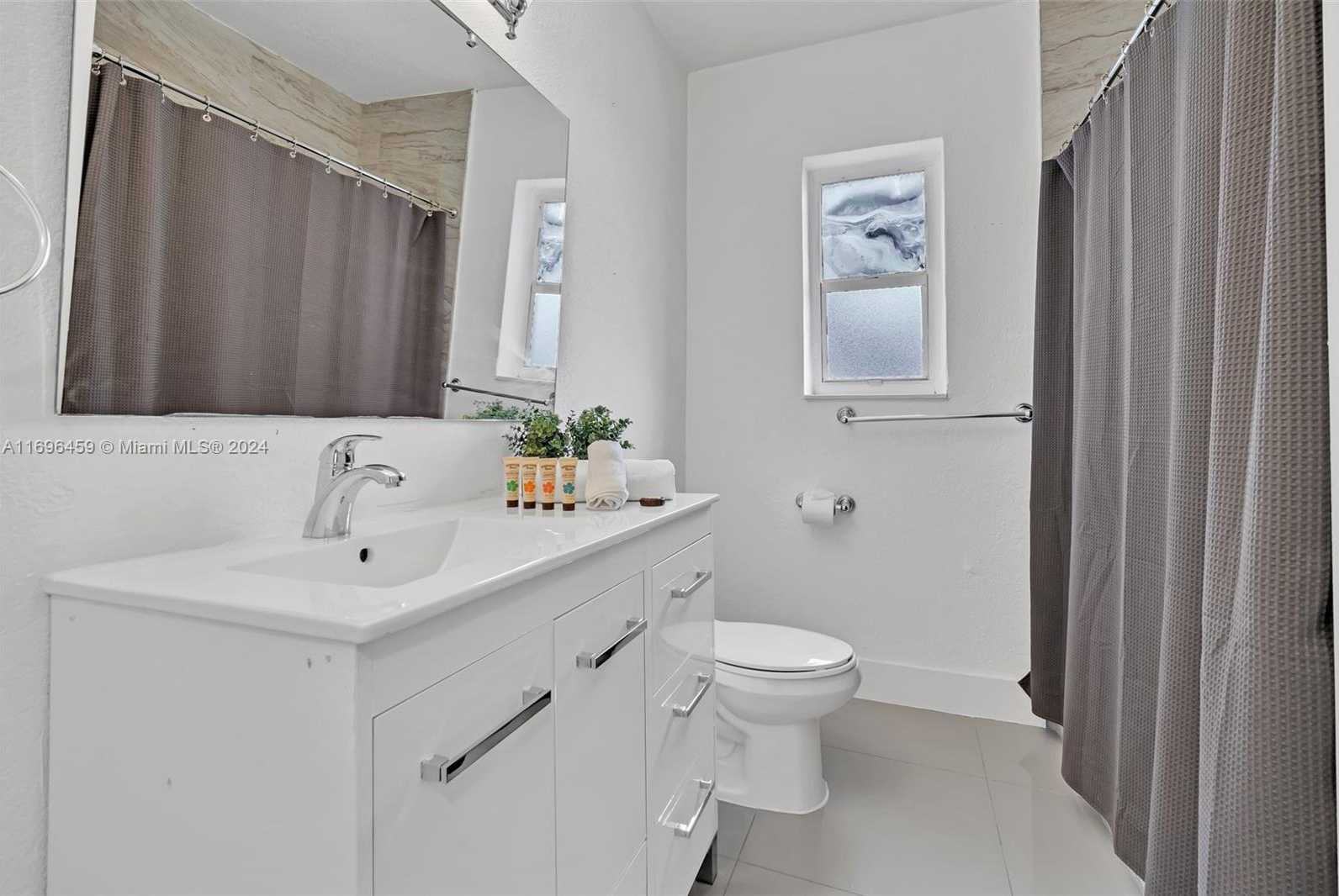 Small Image of 555 NORTH EAST 127TH ST, North Miami Number 25
