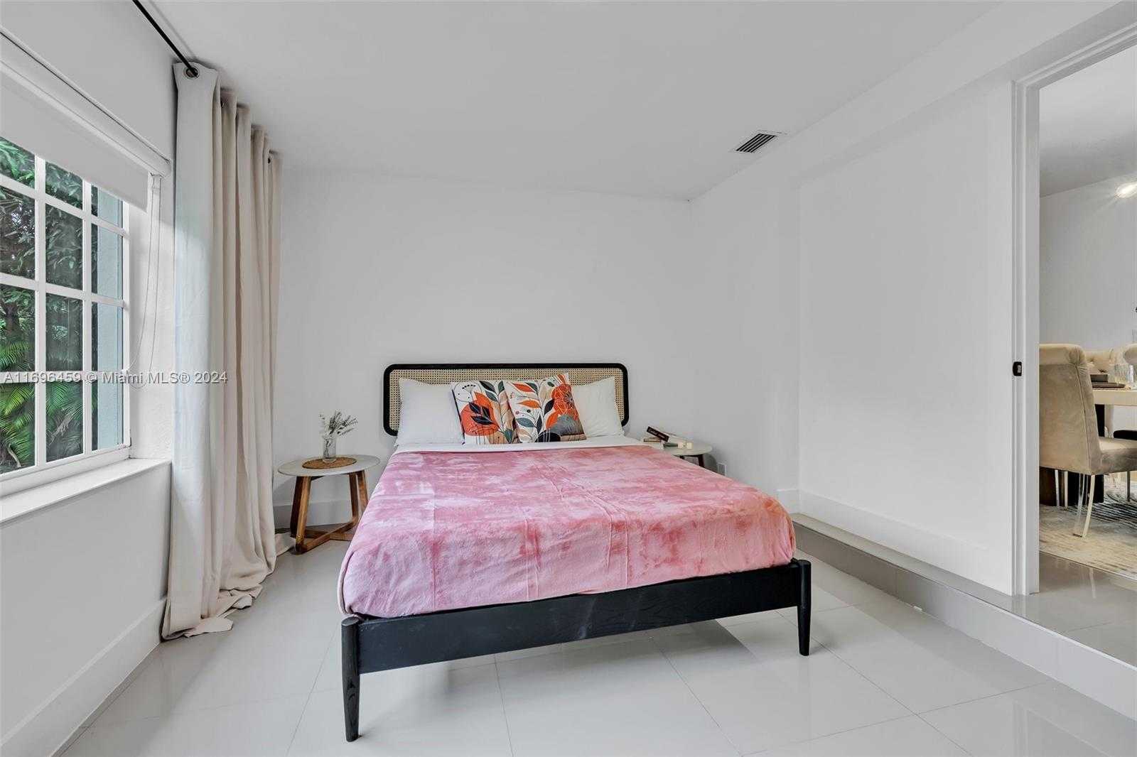Small Image of 555 NORTH EAST 127TH ST, North Miami Number 29