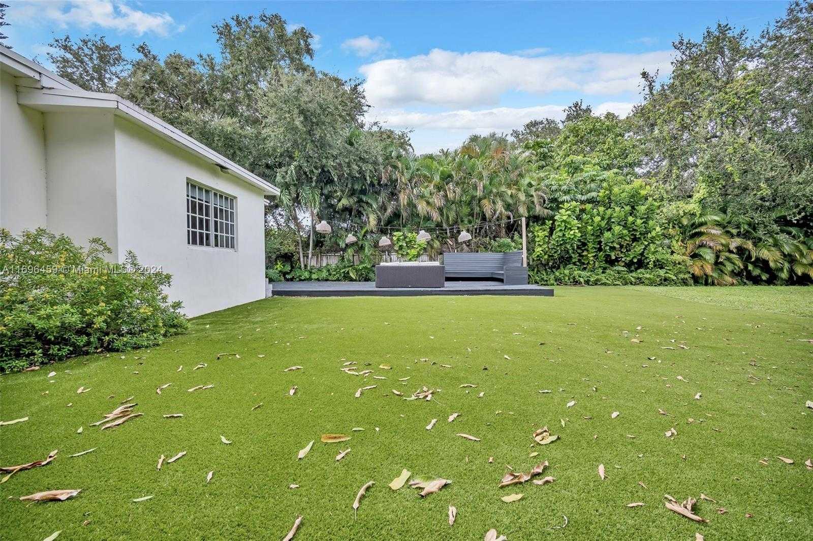 Small Image of 555 NORTH EAST 127TH ST, North Miami Number 31