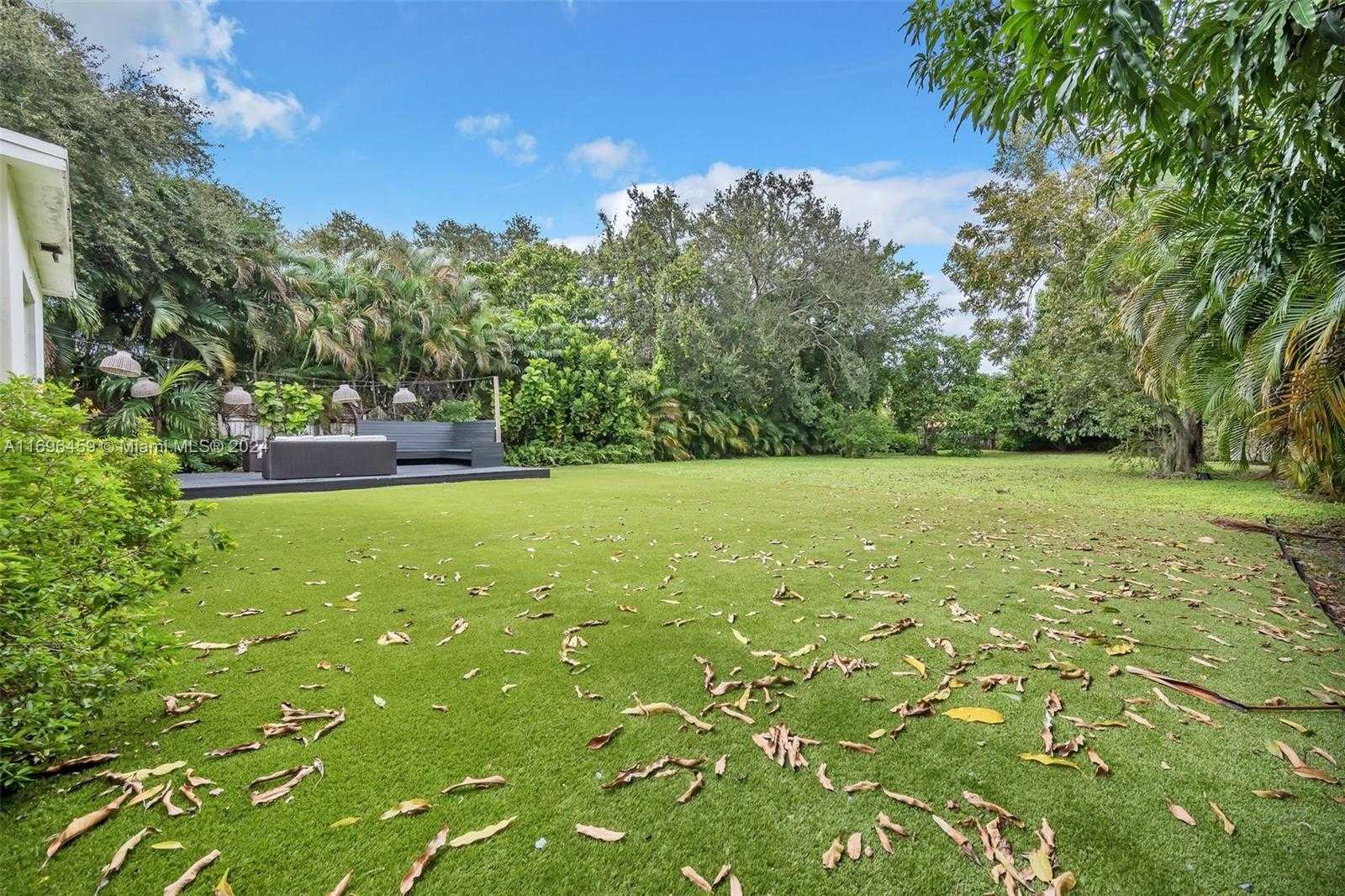 Small Image of 555 NORTH EAST 127TH ST, North Miami Number 32