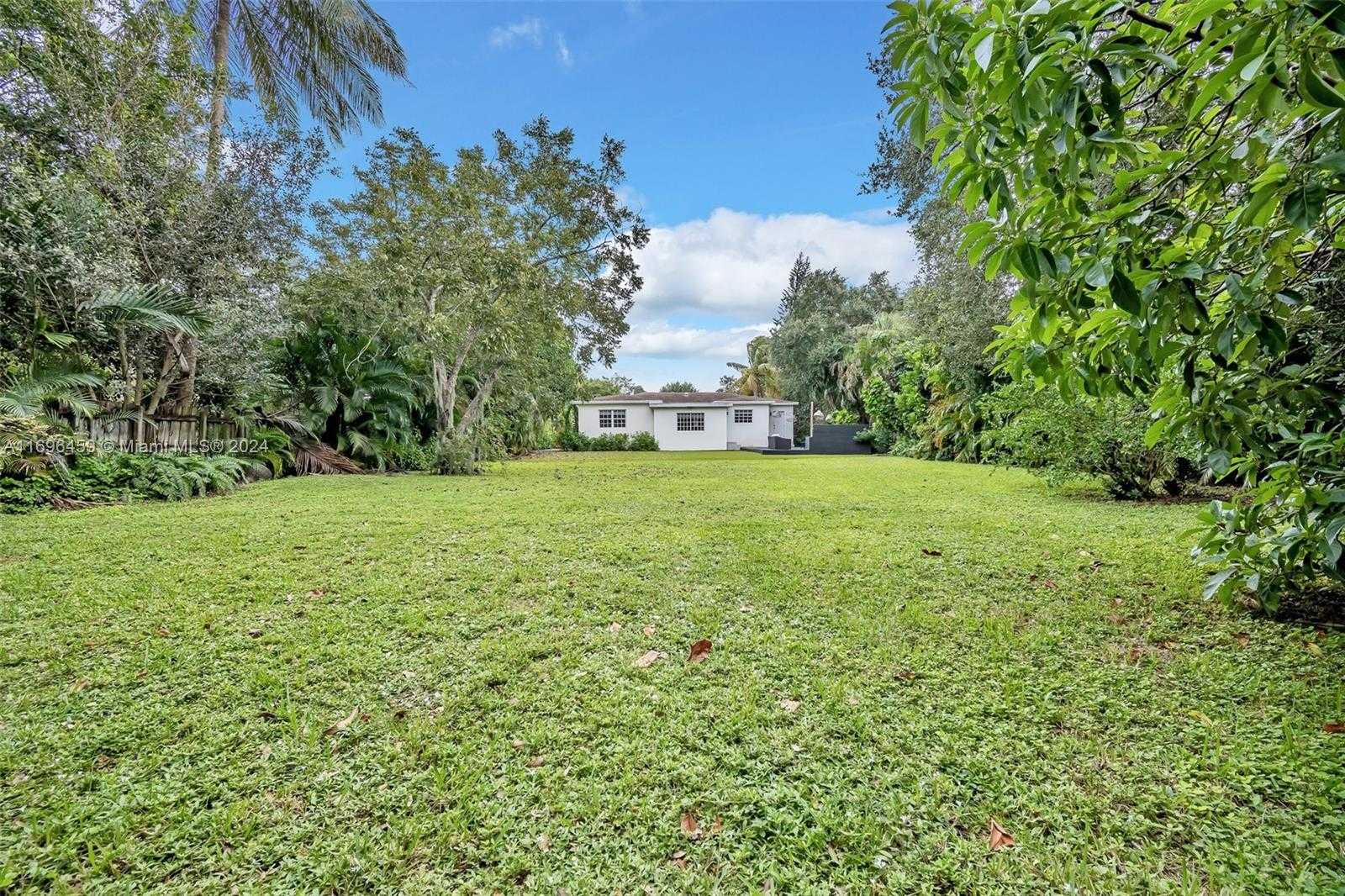 Small Image of 555 NORTH EAST 127TH ST, North Miami Number 33