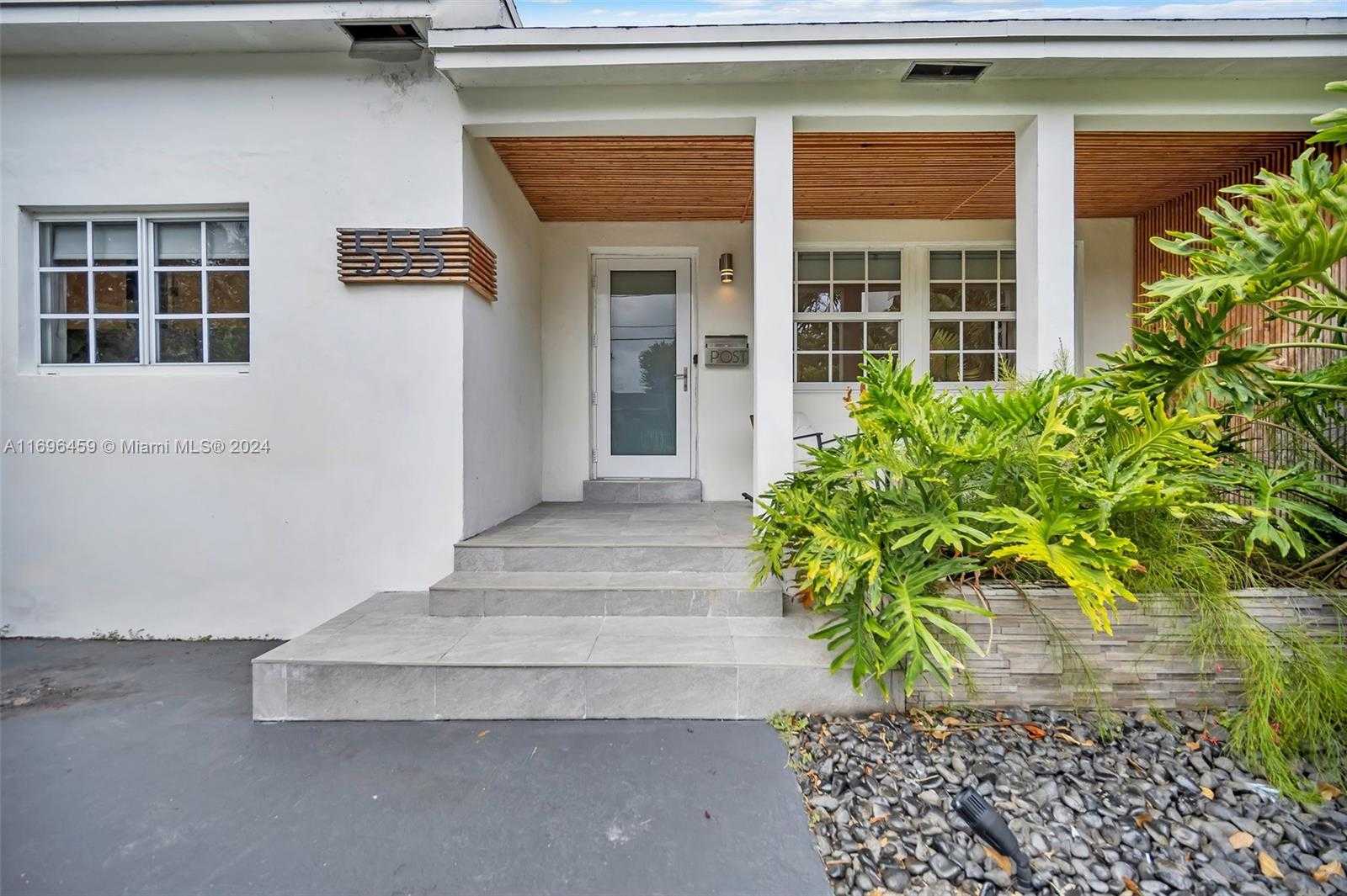 Small Image of 555 NORTH EAST 127TH ST, North Miami Number 4