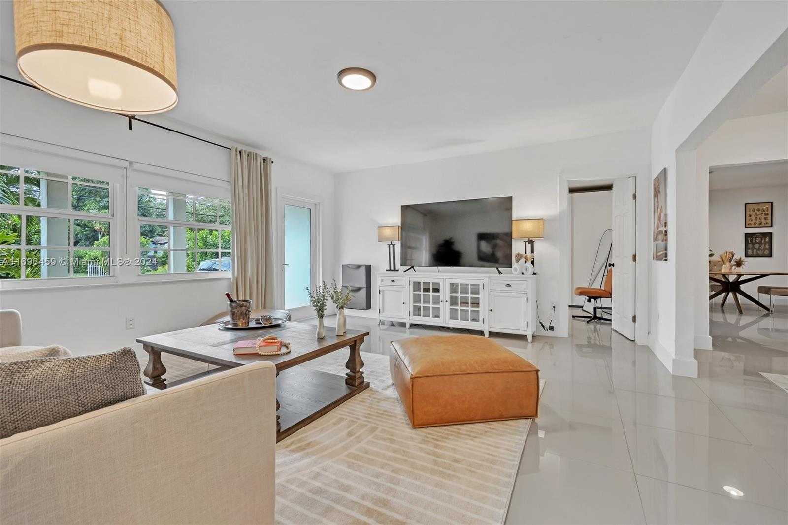 Small Image of 555 NORTH EAST 127TH ST, North Miami Number 8