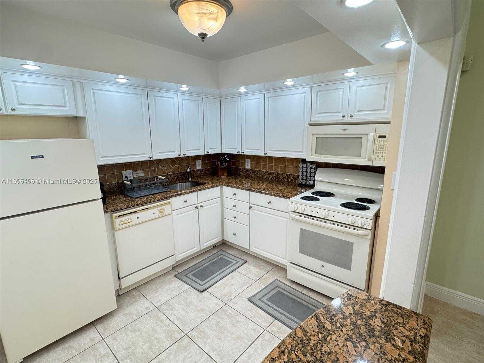 Small Image of 2201 SOUTH OCEAN DR #202, Hollywood Number 13