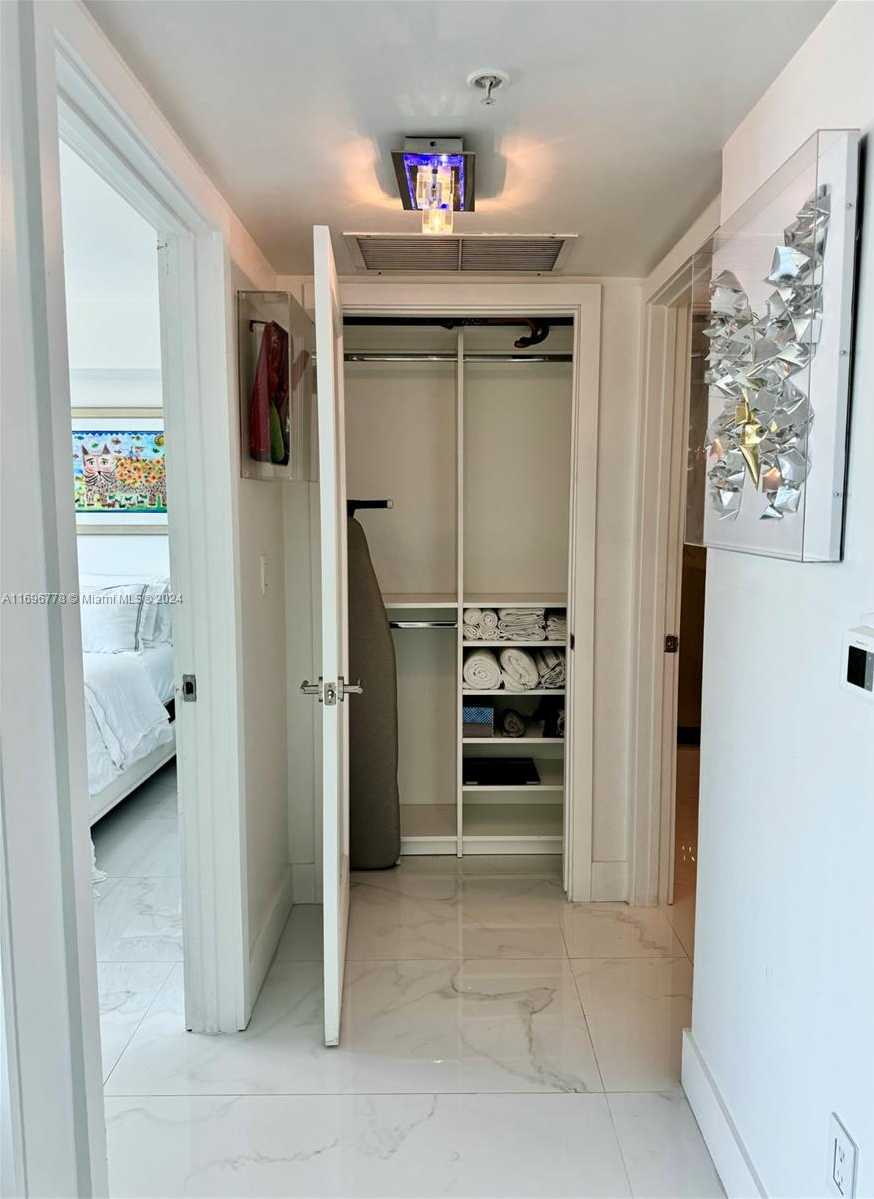 Small Image of 31 SOUTH EAST 5TH ST #2207, Miami Number 5