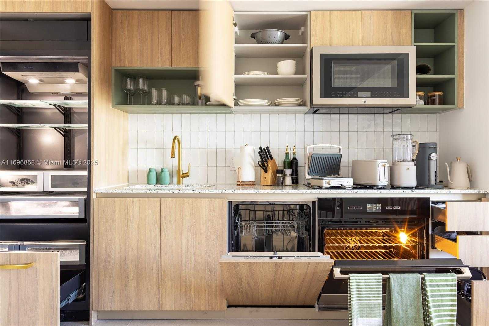 Small Image of 159 NORTH EAST 6TH ST #4513, Miami Number 9