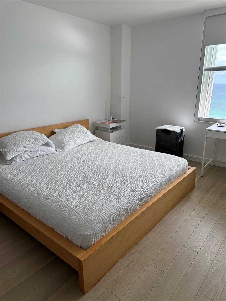 Small Image of 5161 COLLINS AVE #1717, Miami Beach Number 11