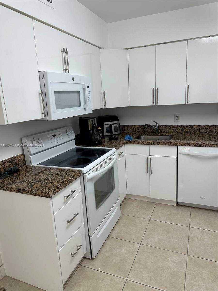 Small Image of 5161 COLLINS AVE #1717, Miami Beach Number 5