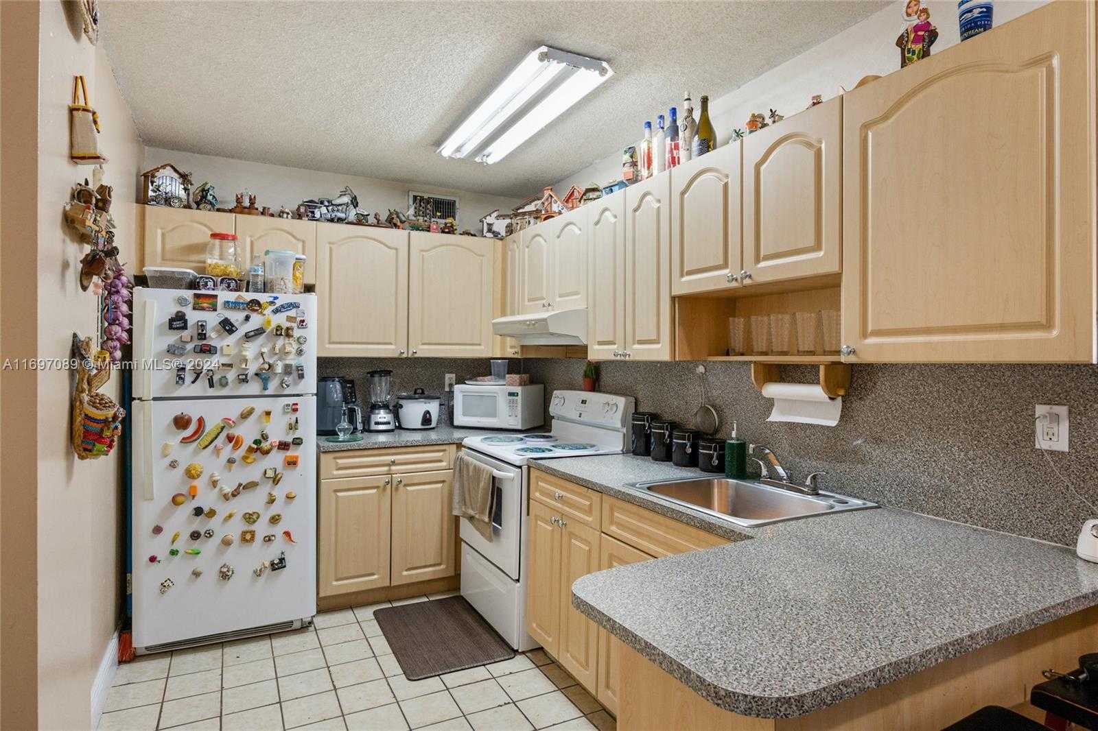 Small Image of 16465 NORTH EAST 22ND AVE #120, North Miami Beach Number 3