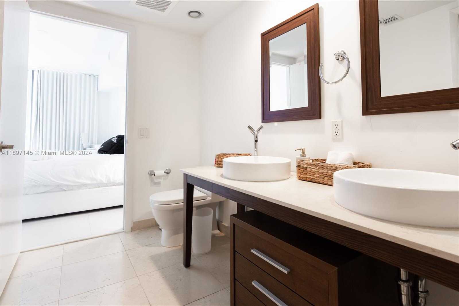 Small Image of 485 Brickell Ave, Miami, FL 33131, USA Number 10
