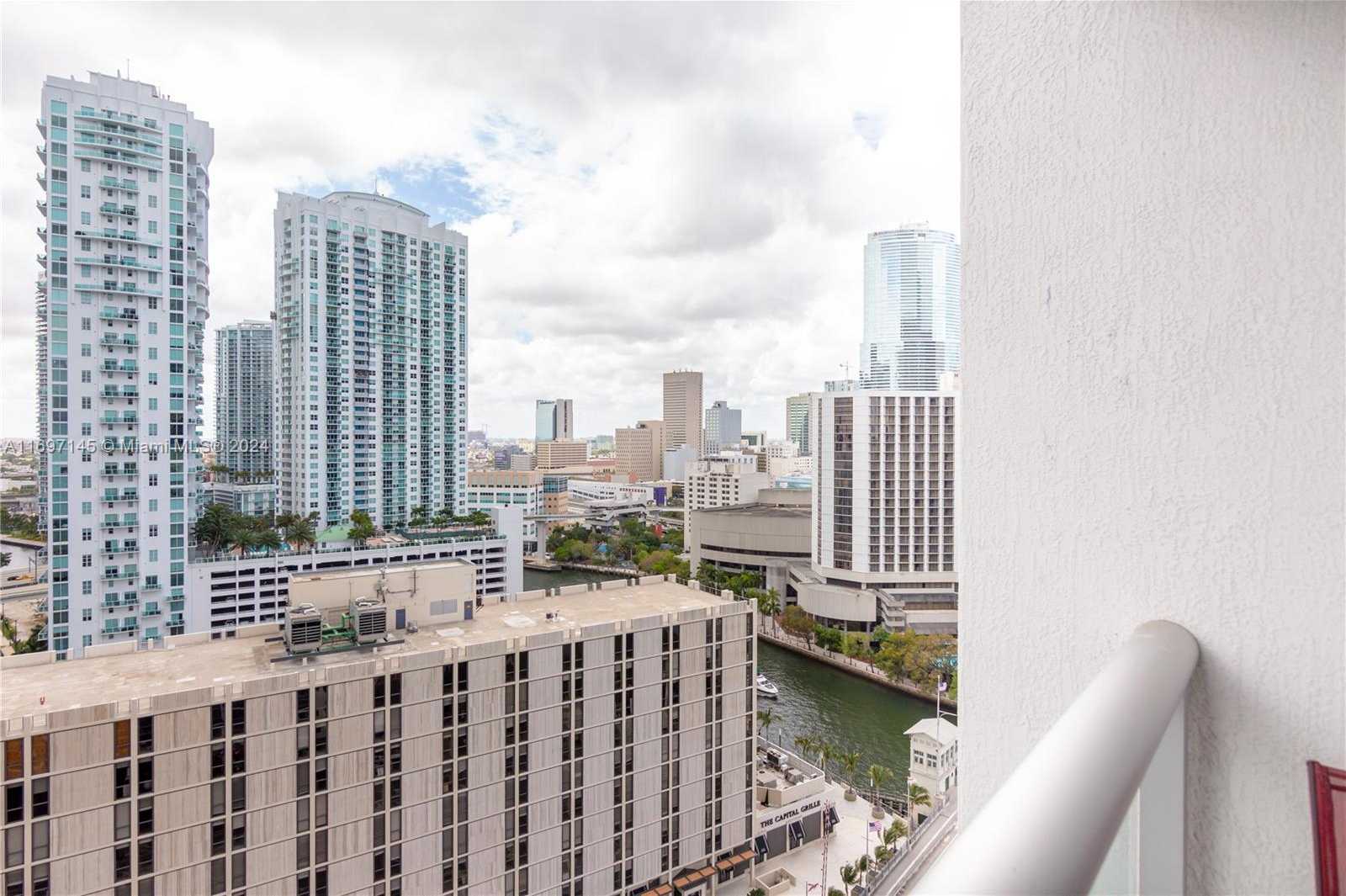 Small Image of 485 Brickell Ave, Miami, FL 33131, USA Number 23