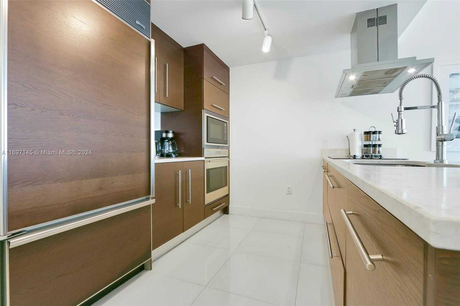 Small Image of 485 Brickell Ave, Miami, FL 33131, USA Number 5