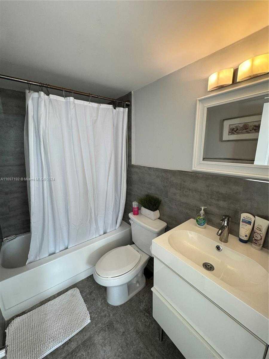 Small Image of 5313 COLLINS AVE #308, Miami Beach Number 14