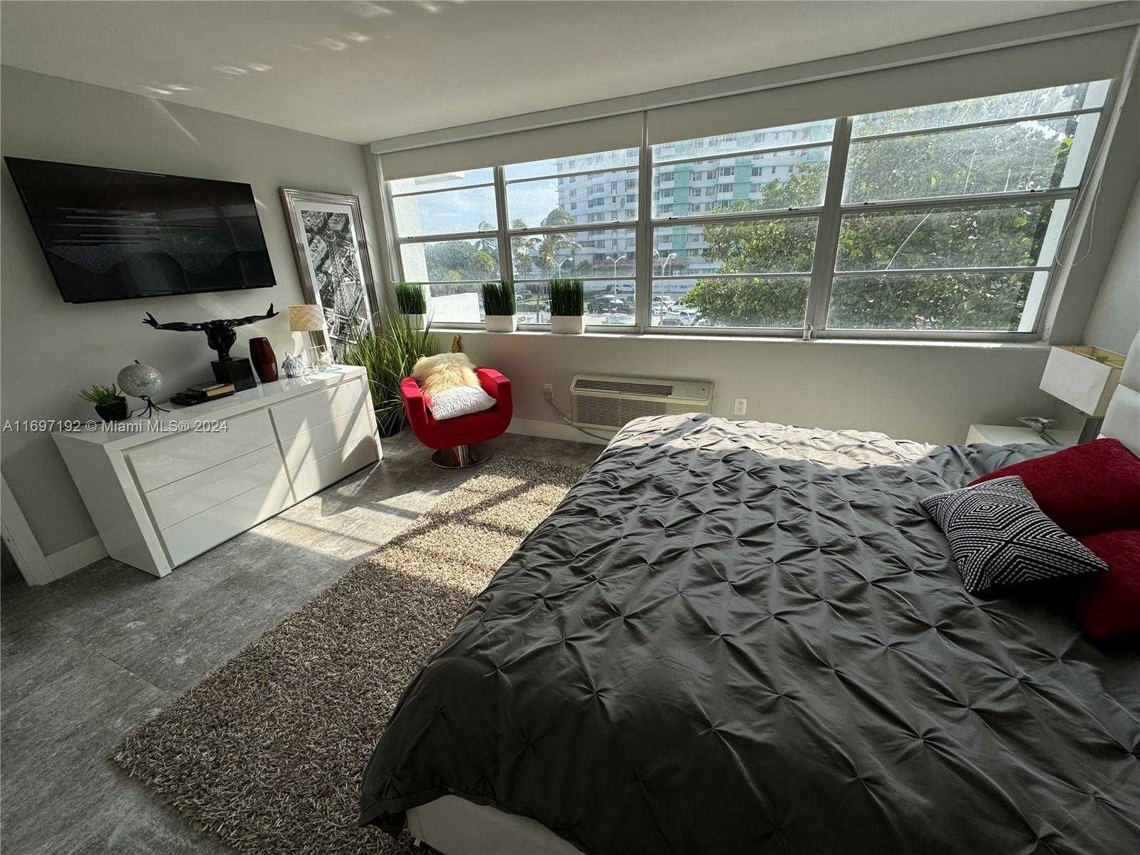 Small Image of 5313 COLLINS AVE #308, Miami Beach Number 15