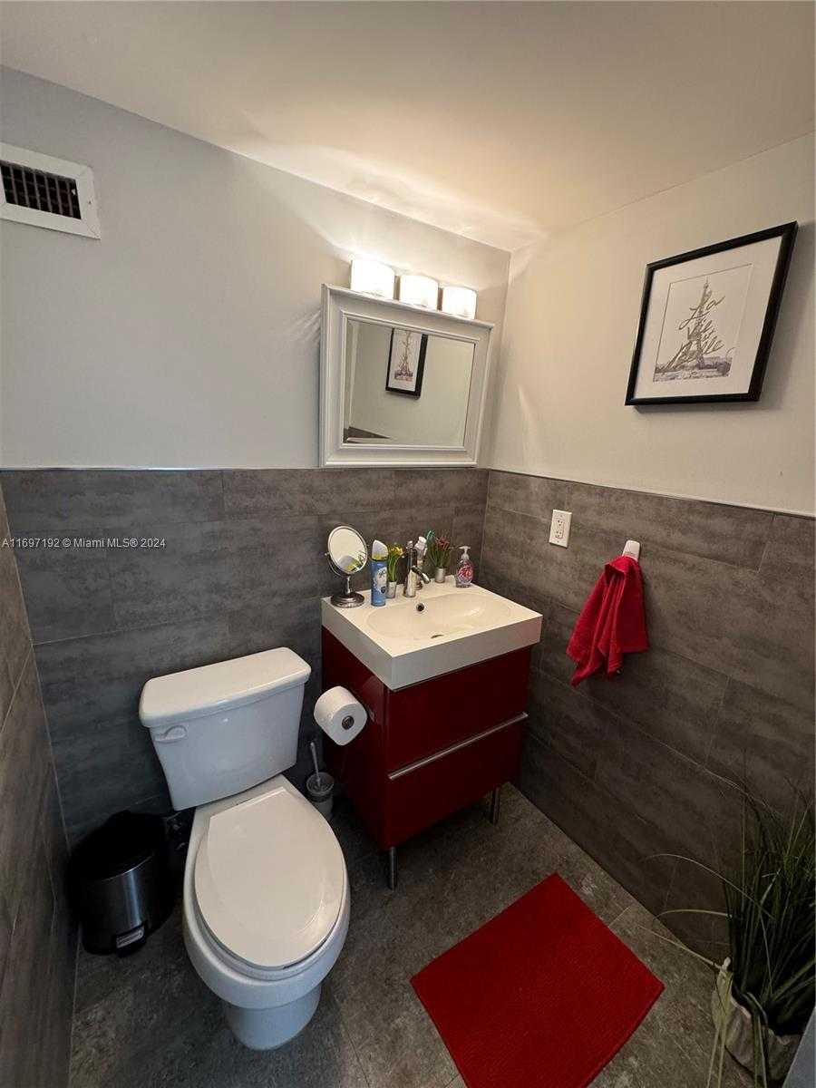 Small Image of 5313 COLLINS AVE #308, Miami Beach Number 7