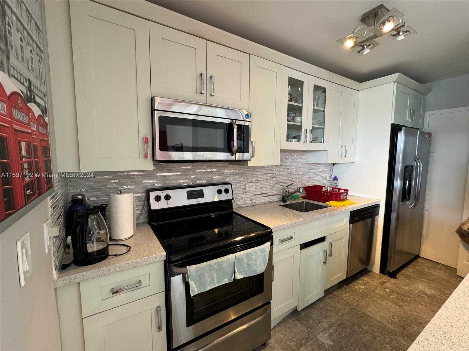 Small Image of 5313 COLLINS AVE #308, Miami Beach Number 9