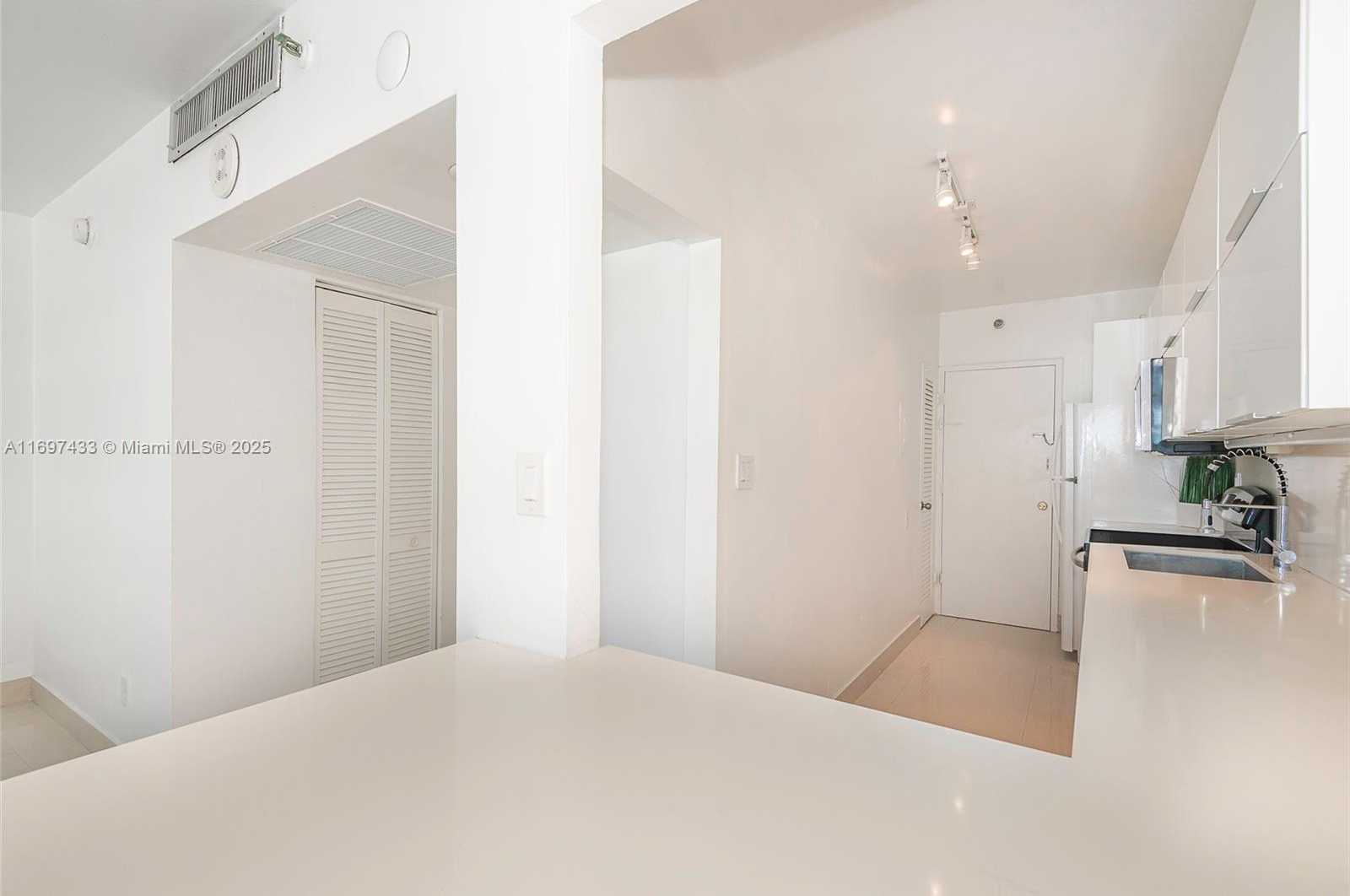 Small Image of 100 LINCOLN RD #837, Miami Beach Number 14