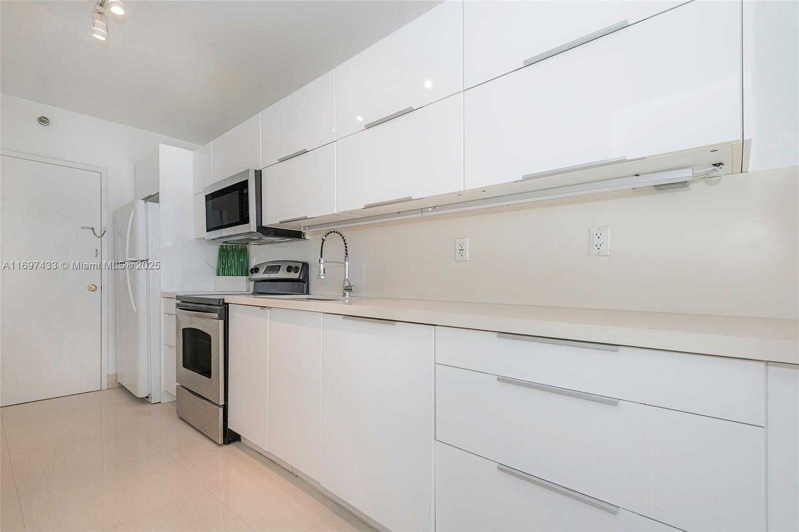 Small Image of 100 LINCOLN RD #837, Miami Beach Number 15