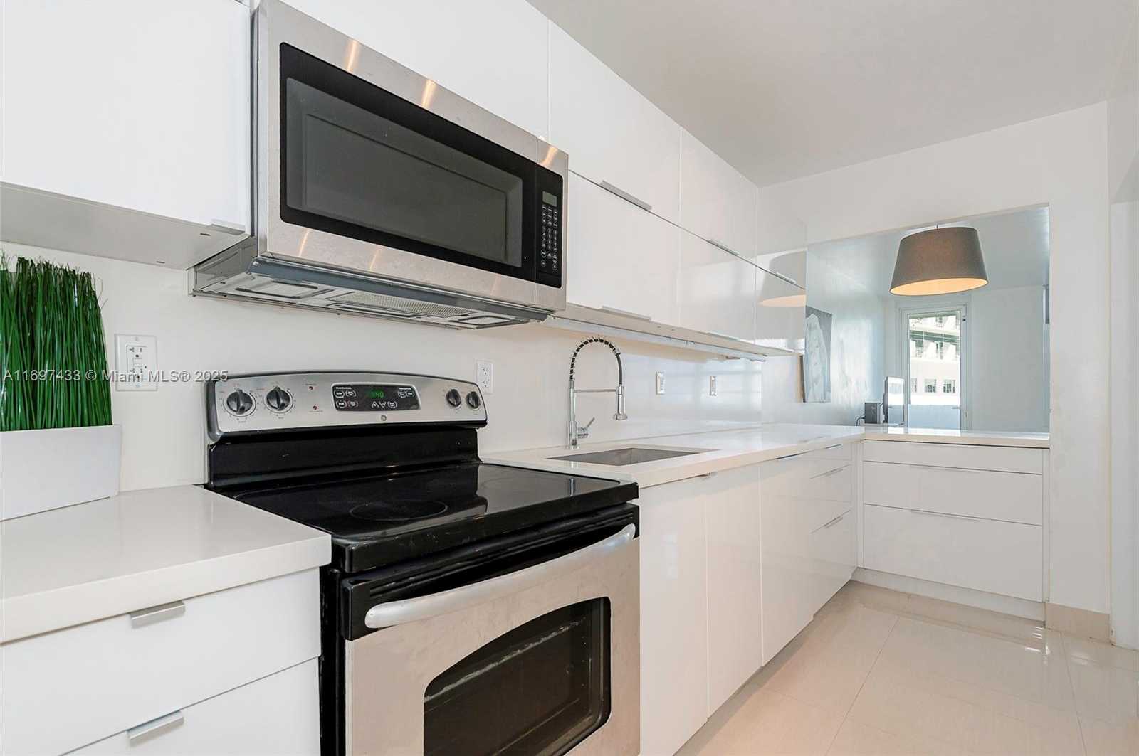 Small Image of 100 LINCOLN RD #837, Miami Beach Number 16