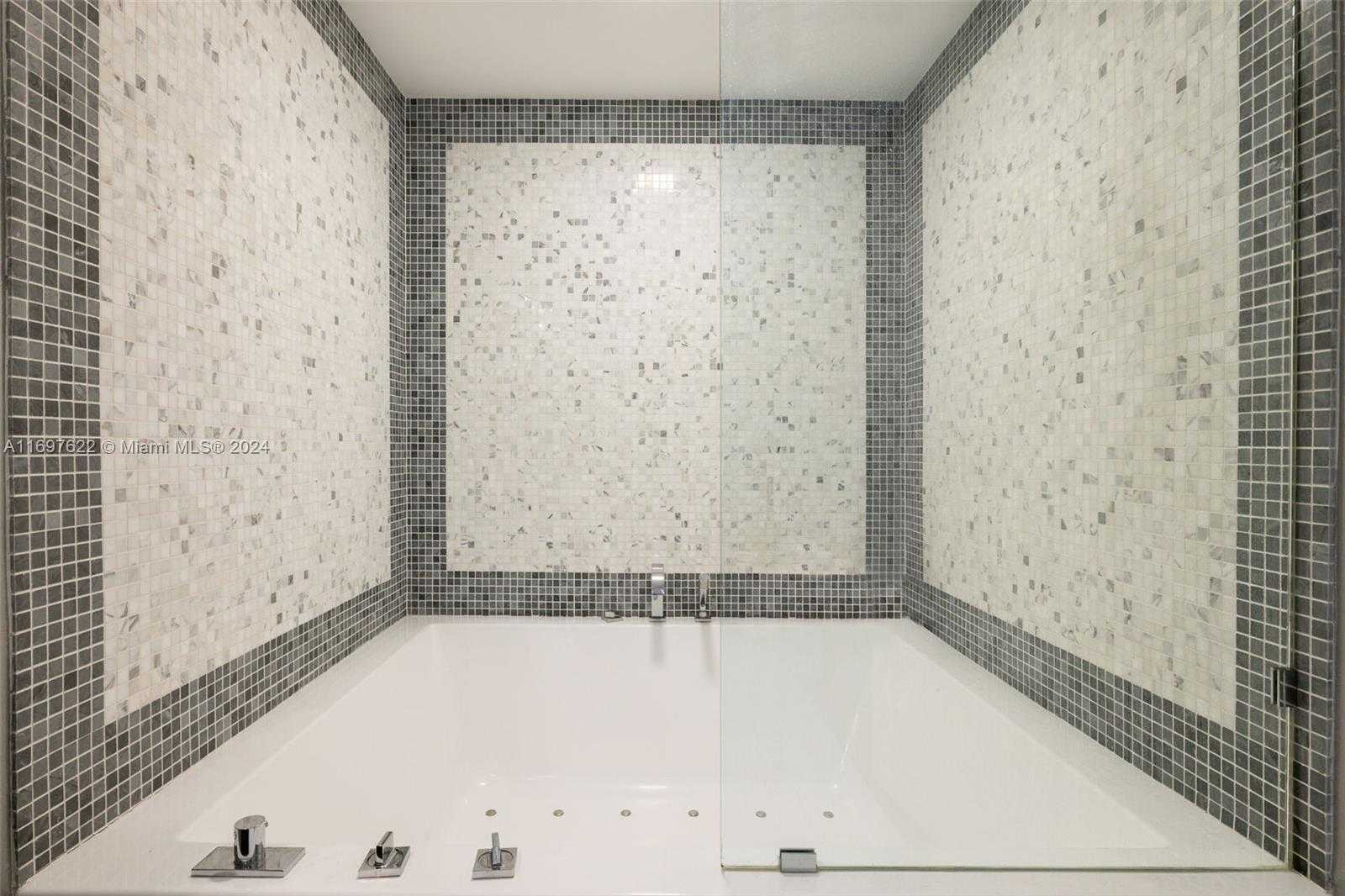 Small Image of 200 BISCAYNE BOULEVARD WAY #309, Miami Number 24