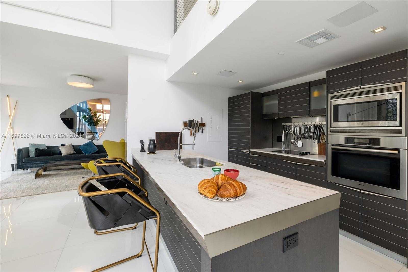 Small Image of 200 BISCAYNE BOULEVARD WAY #309, Miami Number 8